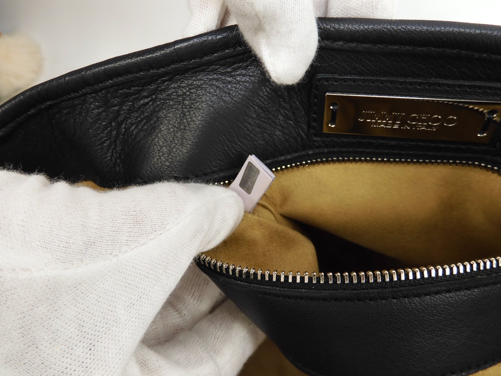 Jimmy Choo Sasha S borsa tote in pelle nera con borchie a stelle, finiture color argento @ 1
