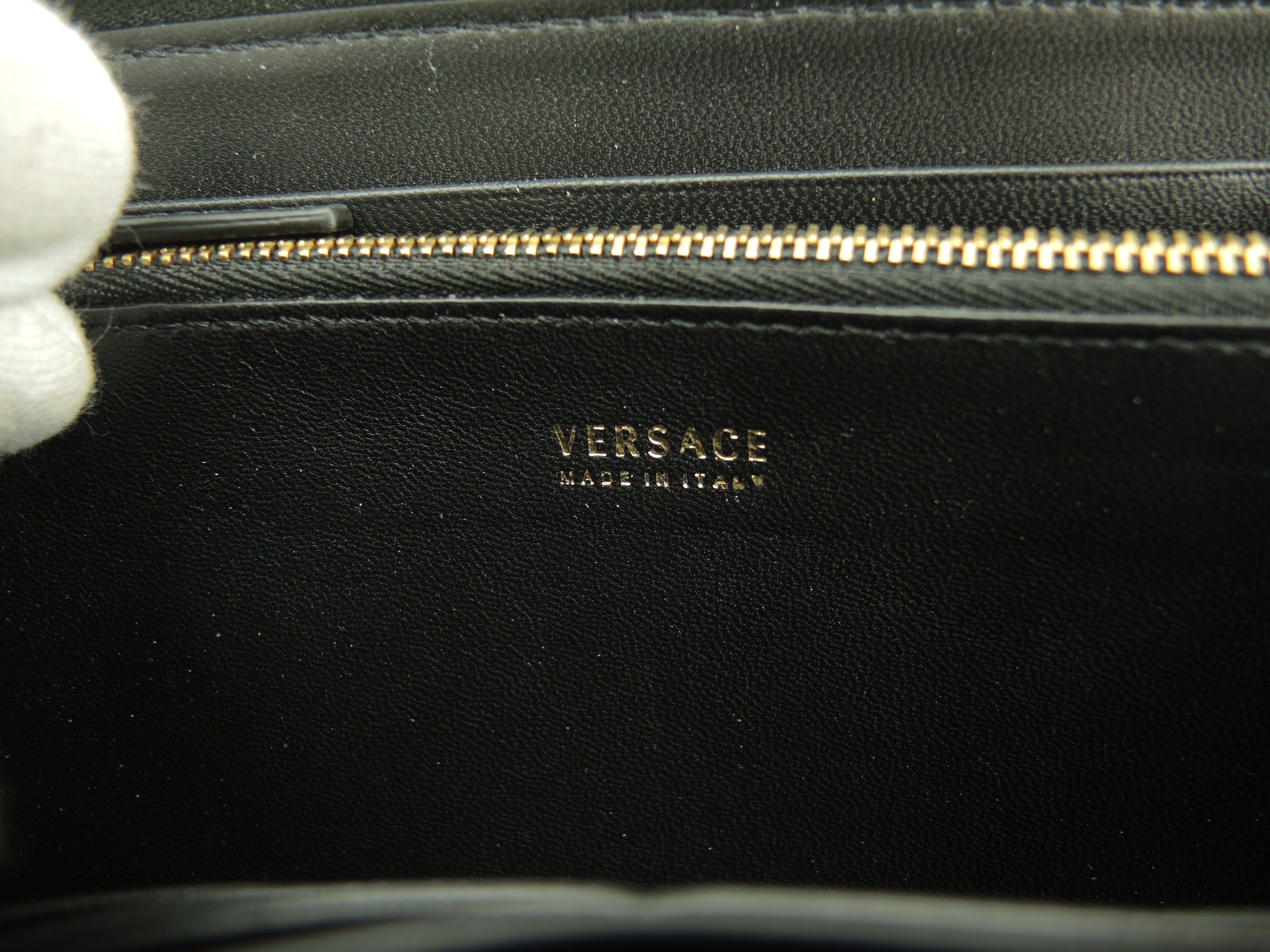 Versace Portafoglio lungo Medusa in pelle nera con cerniera, condizioni eccellenti @ 9