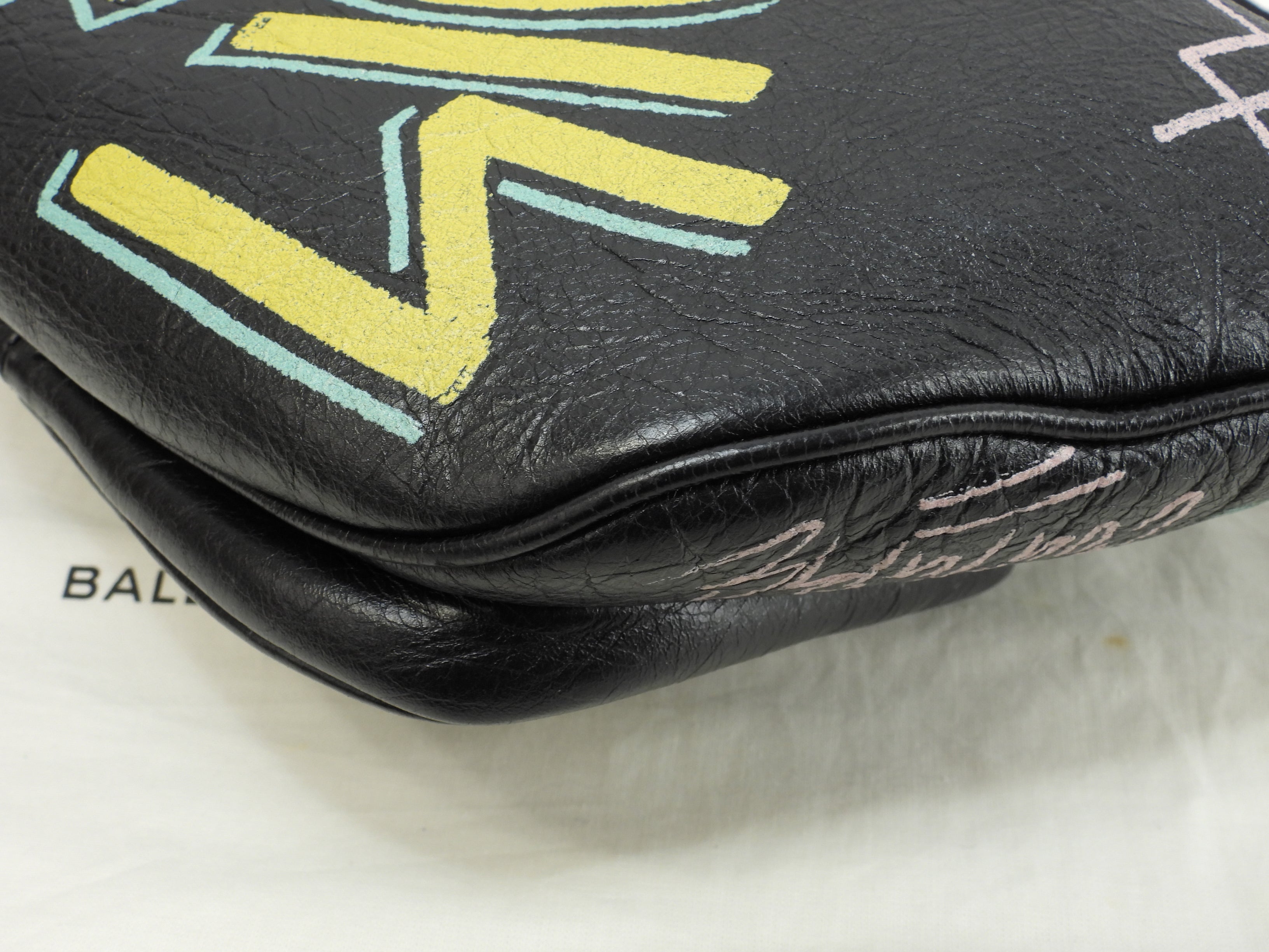 Borsa a tracolla Balenciaga Belt Bag Graffiti in pelle nera, ottime condizioni @ 10