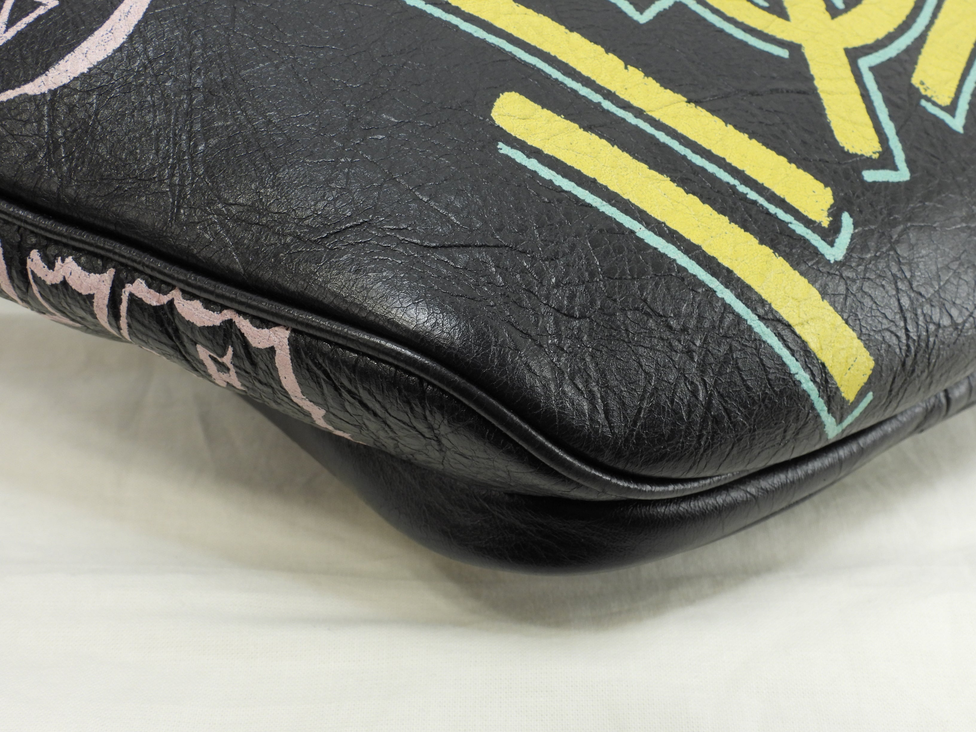 Borsa a tracolla Balenciaga Belt Bag Graffiti in pelle nera, ottime condizioni @ 10