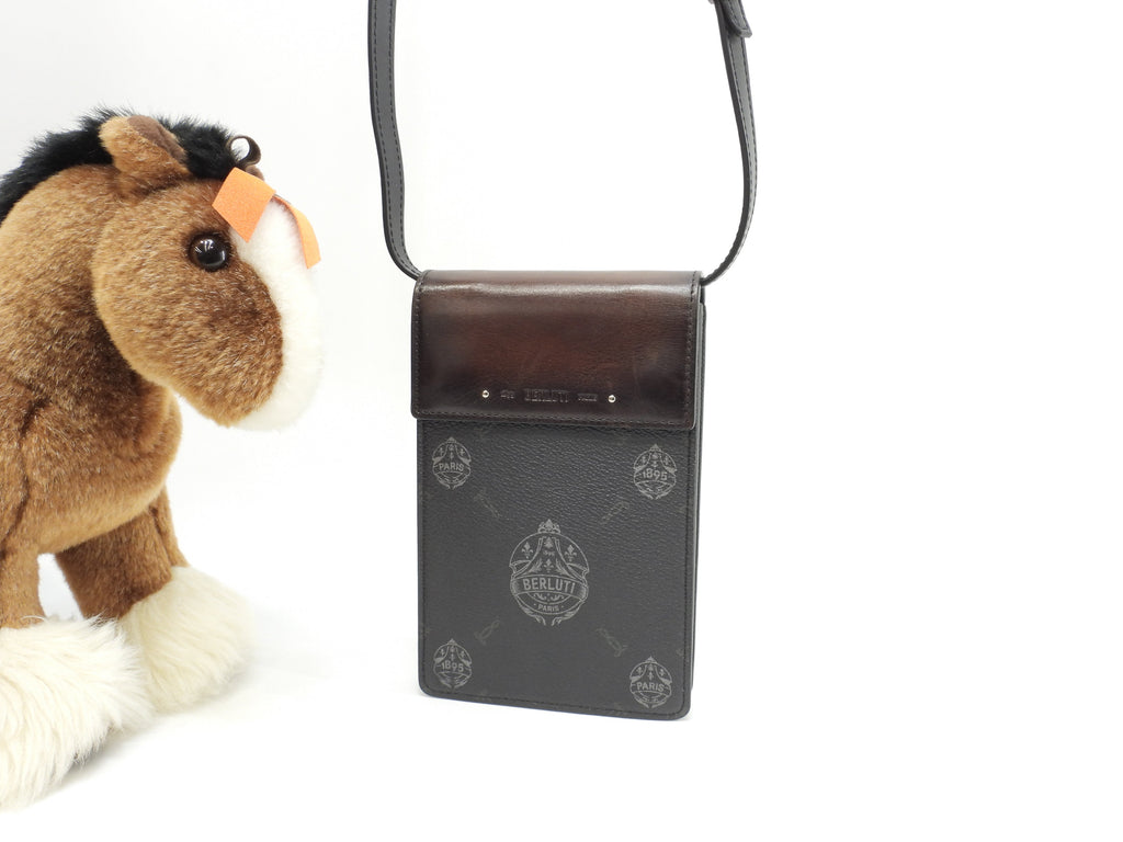 Berluti mini pochette Signature in pelle nera e marrone borsa a tracolla portacellulare, ottime condizioni @G0220