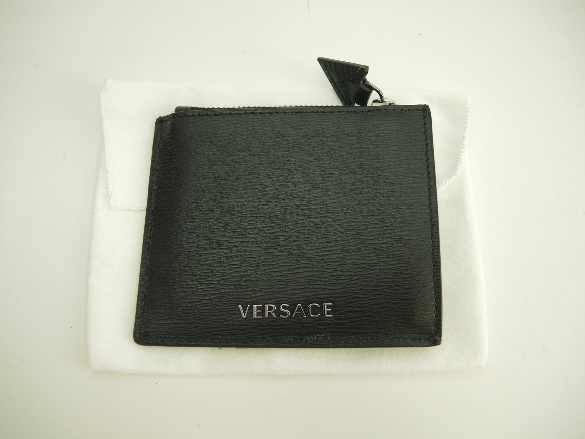 ヴェルサーチ カード用ポケット付コインケース Vロゴ レザー黒 財布 新品@ 2
