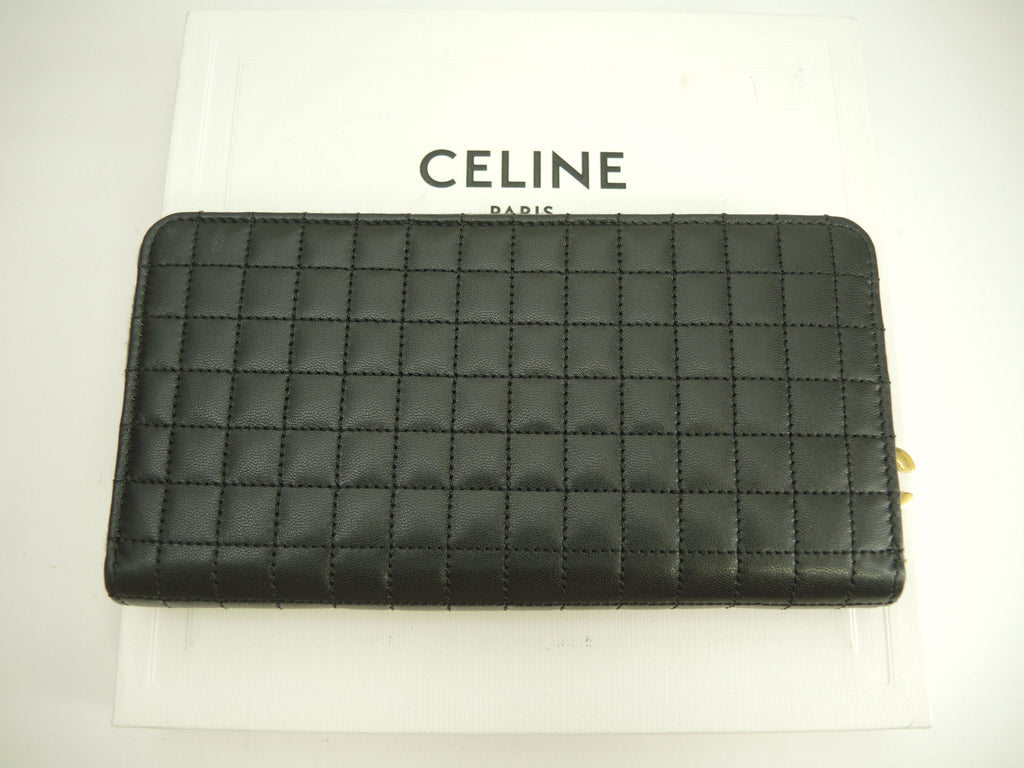 Celine Portafoglio lungo in pelle trapuntata nera con cerniera a giro, C Charm, nuovo con etichette @ 9