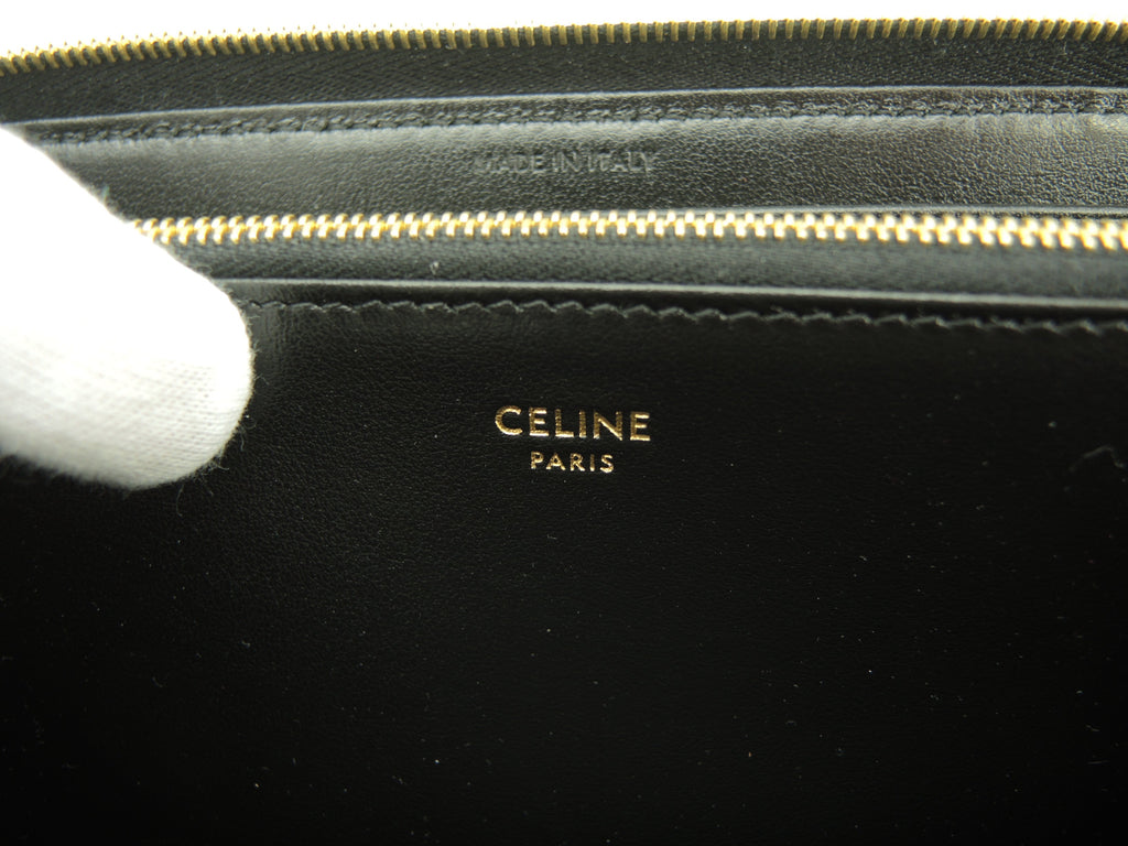Celine Portafoglio lungo in pelle trapuntata nera con cerniera a giro, C Charm, nuovo con etichette @ 9