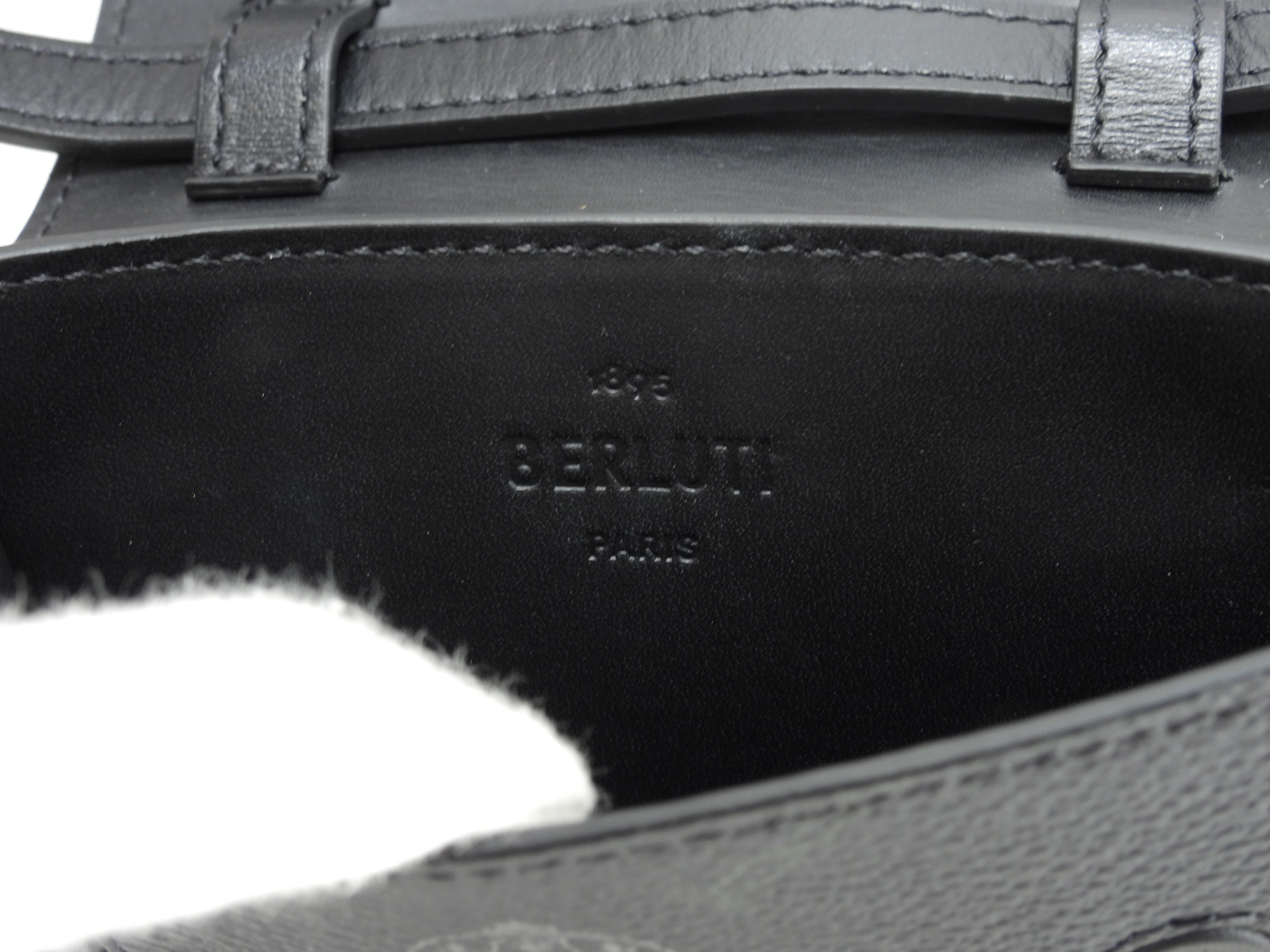 Berluti mini pochette Signature in pelle nera e marrone borsa a tracolla portacellulare, ottime condizioni @G0220