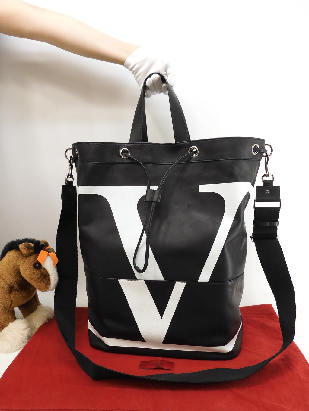 Valentino borsa tote da uomo VLTN in pelle nera con tracolla, come nuova @ 10