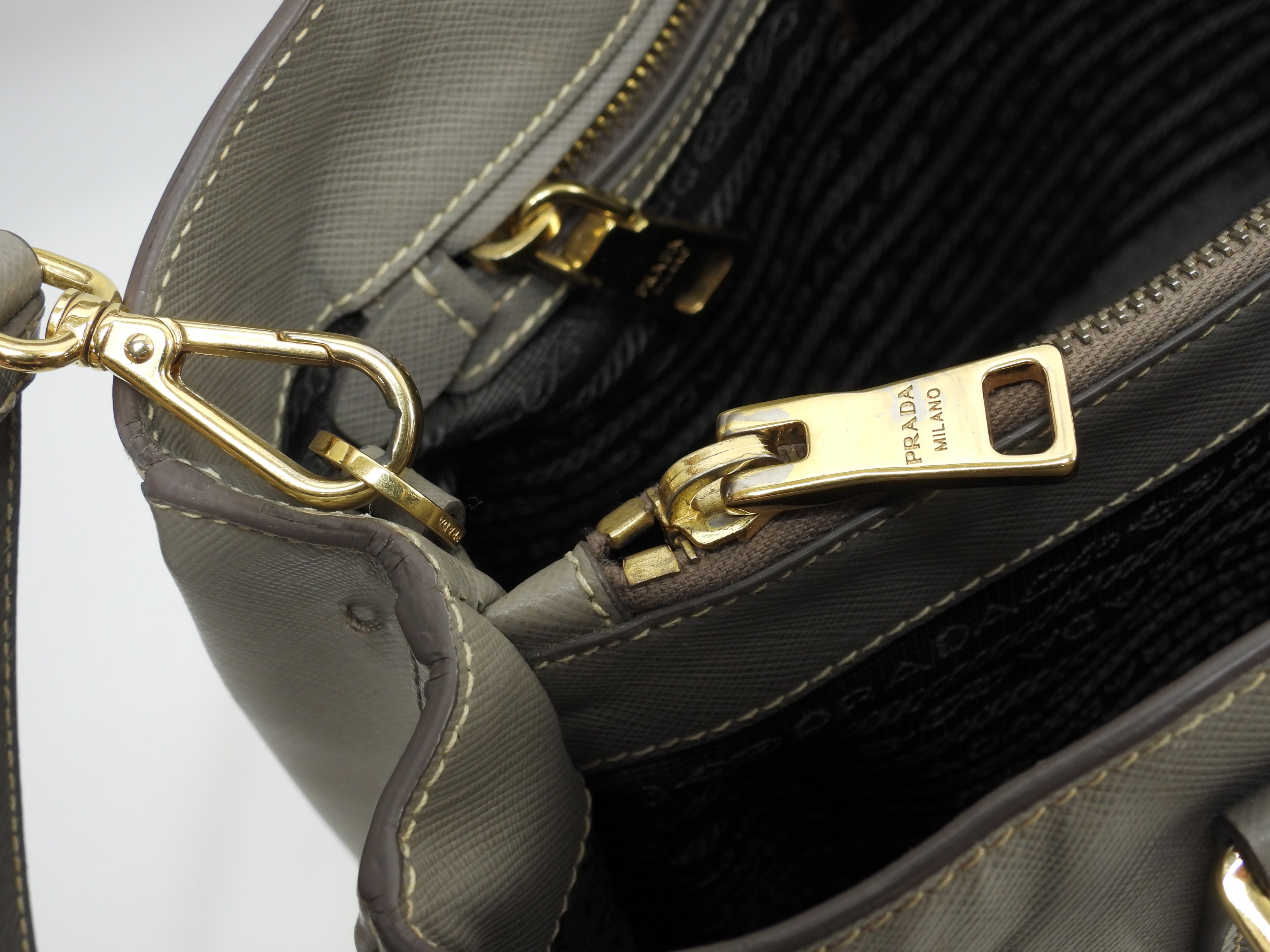 Prada Borsa Tote Galleria MM Saffiano Grigia con Tracolla @58/Q173