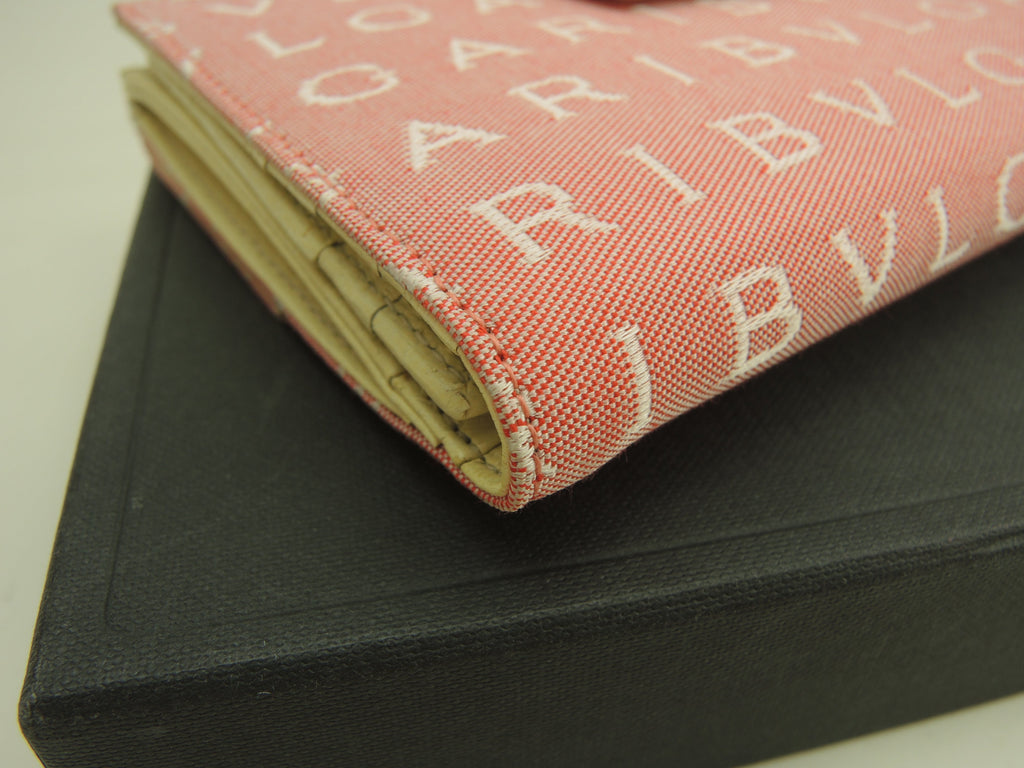 Portafoglio lungo Bulgari Bulgari con doppia patta in cotone/pelle rosa/crema, nuovo di zecca@ABEBEA