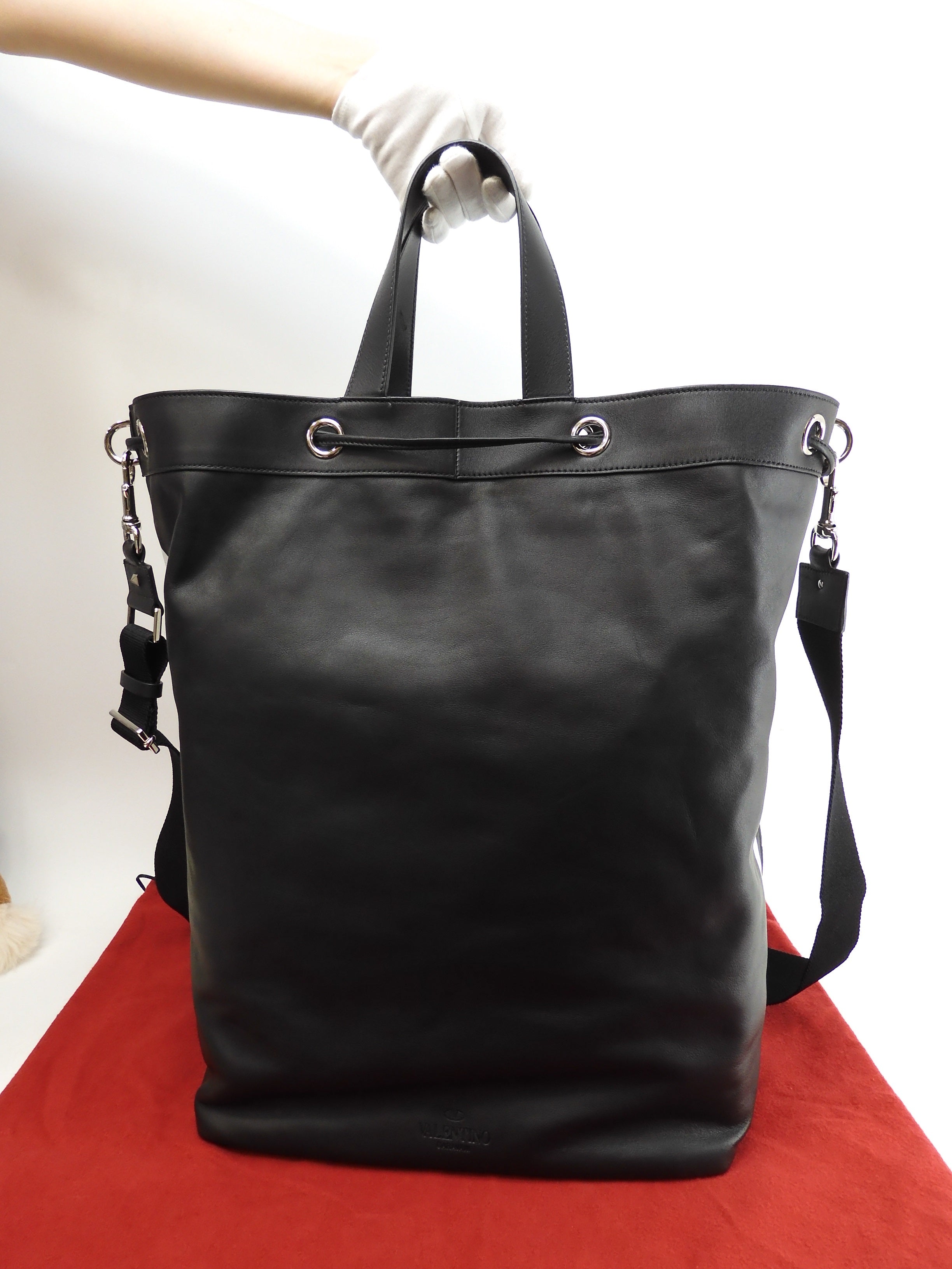 Valentino borsa tote da uomo VLTN in pelle nera con tracolla, come nuova @ 10