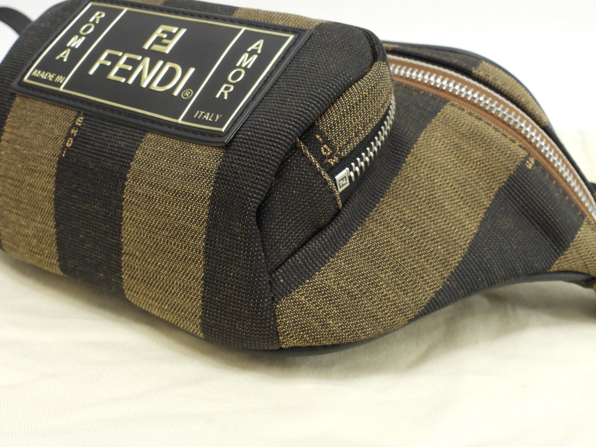 Fendi marsupio piccolo, Pechin in nylon nero e giallo, marsupio, bum bag, condizioni eccellenti @ 2
