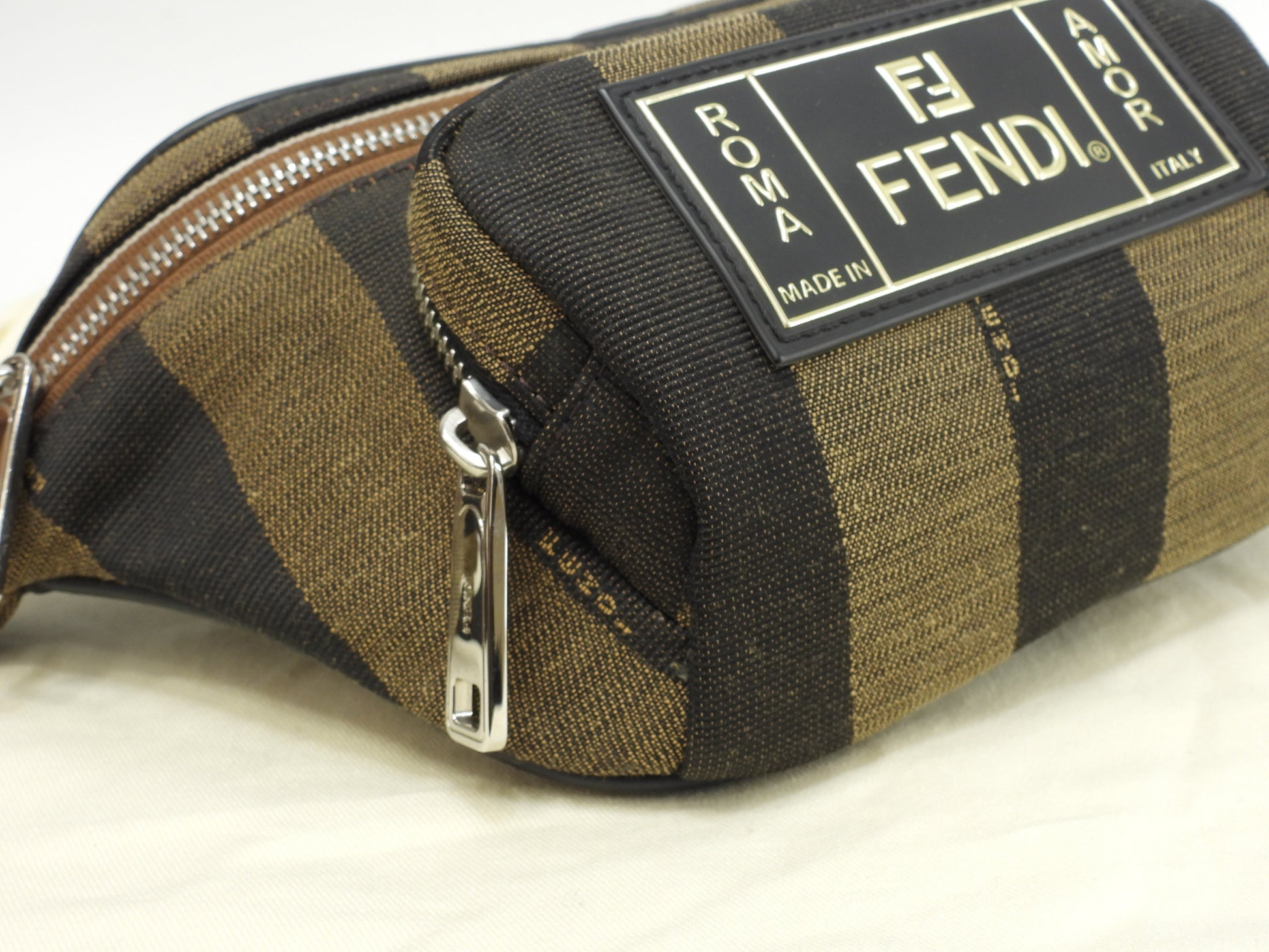 Fendi marsupio piccolo, Pechin in nylon nero e giallo, marsupio, bum bag, condizioni eccellenti @ 2