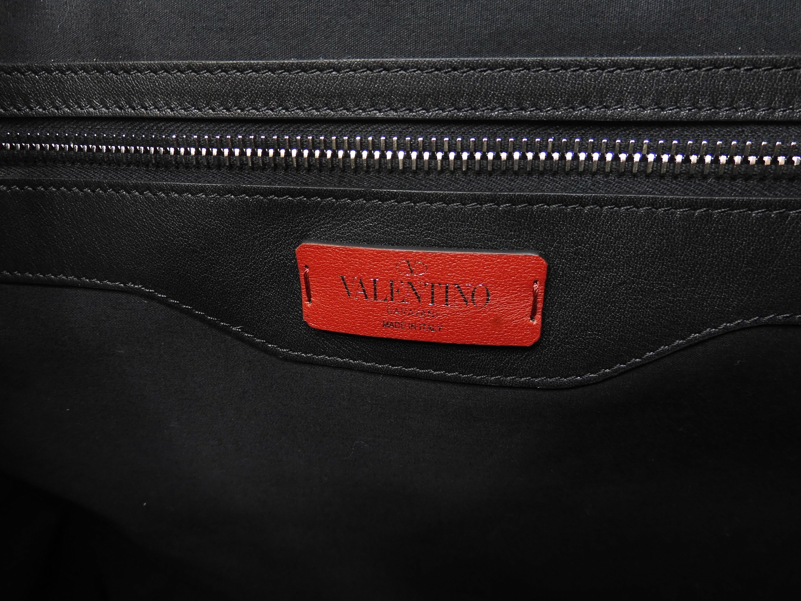 Valentino borsa tote da uomo VLTN in pelle nera con tracolla, come nuova @ 10