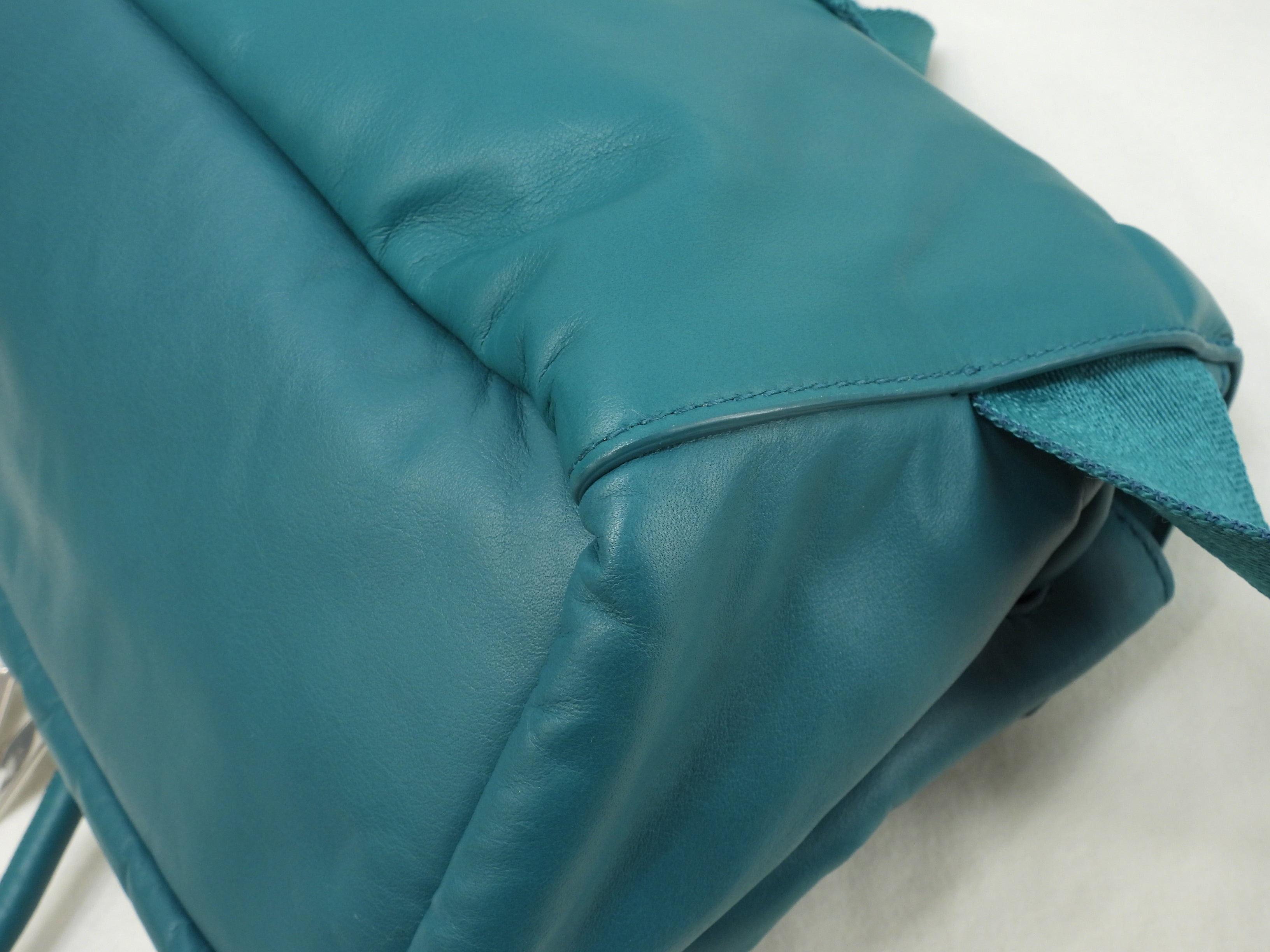 Bottega Veneta marsupio BEEK in pelle media/Mallard, mai usato@P01568044T
