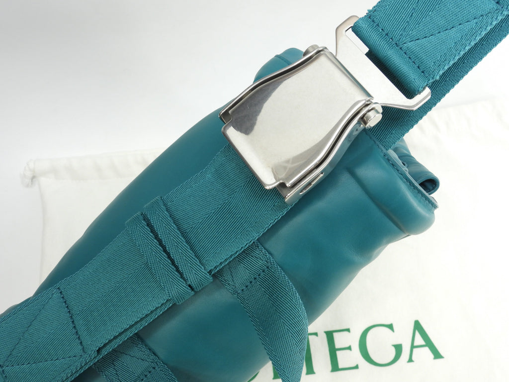 Bottega Veneta marsupio BEEK in pelle media/Mallard, mai usato@P01568044T