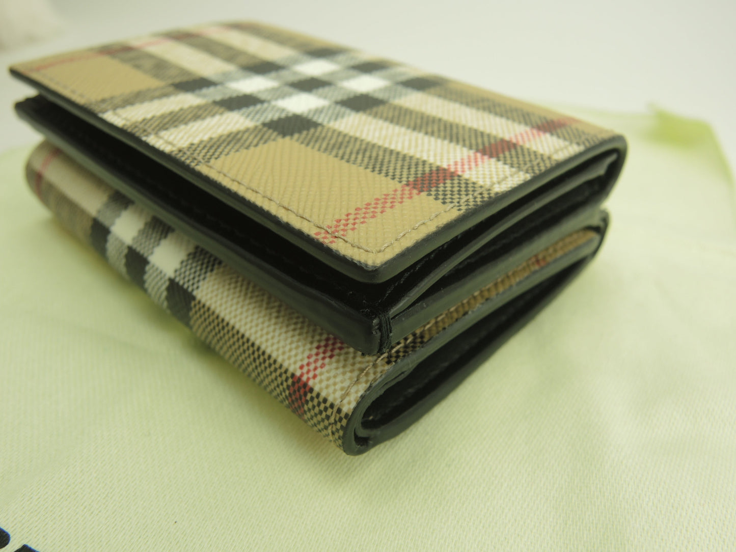 Burberry Mini portafoglio a scacchi in PVC/pelle Portafoglio a 3 ante Piccolo portafoglio Inutilizzato@MDTITSIC70CHI