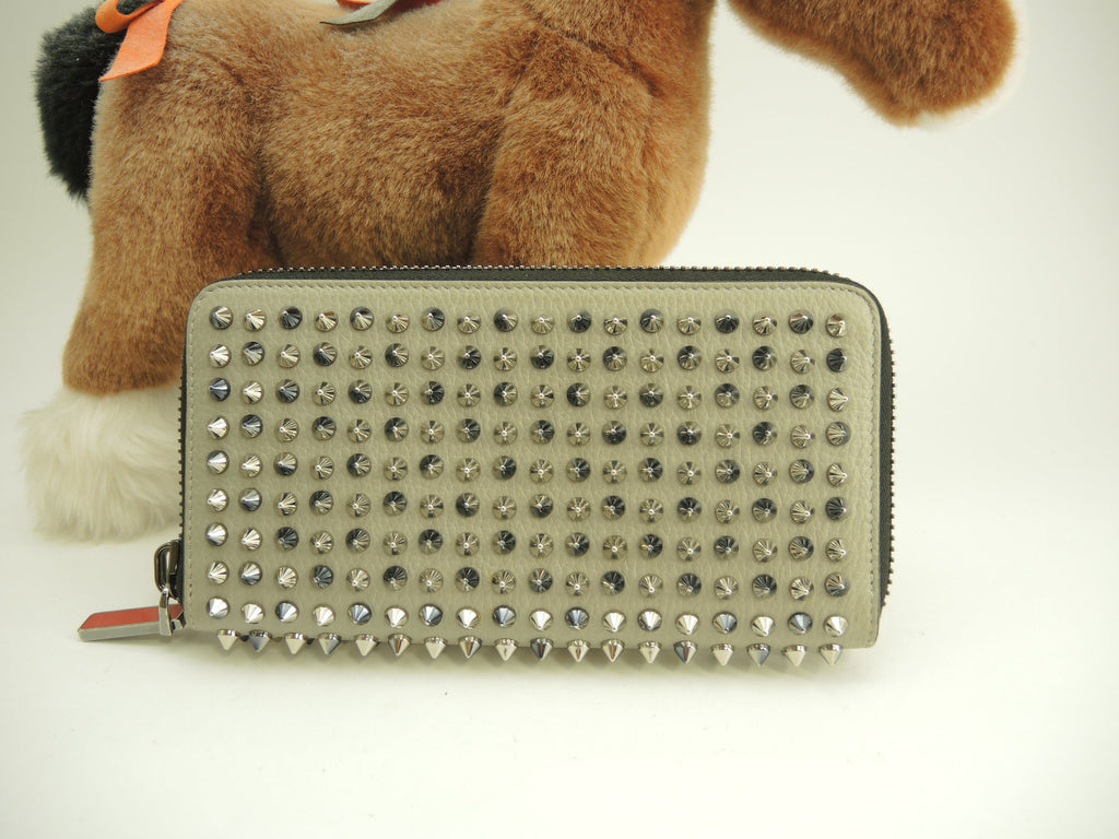 Christian Louboutin portafoglio lungo con zip e borchie, pelle grigia@ 65