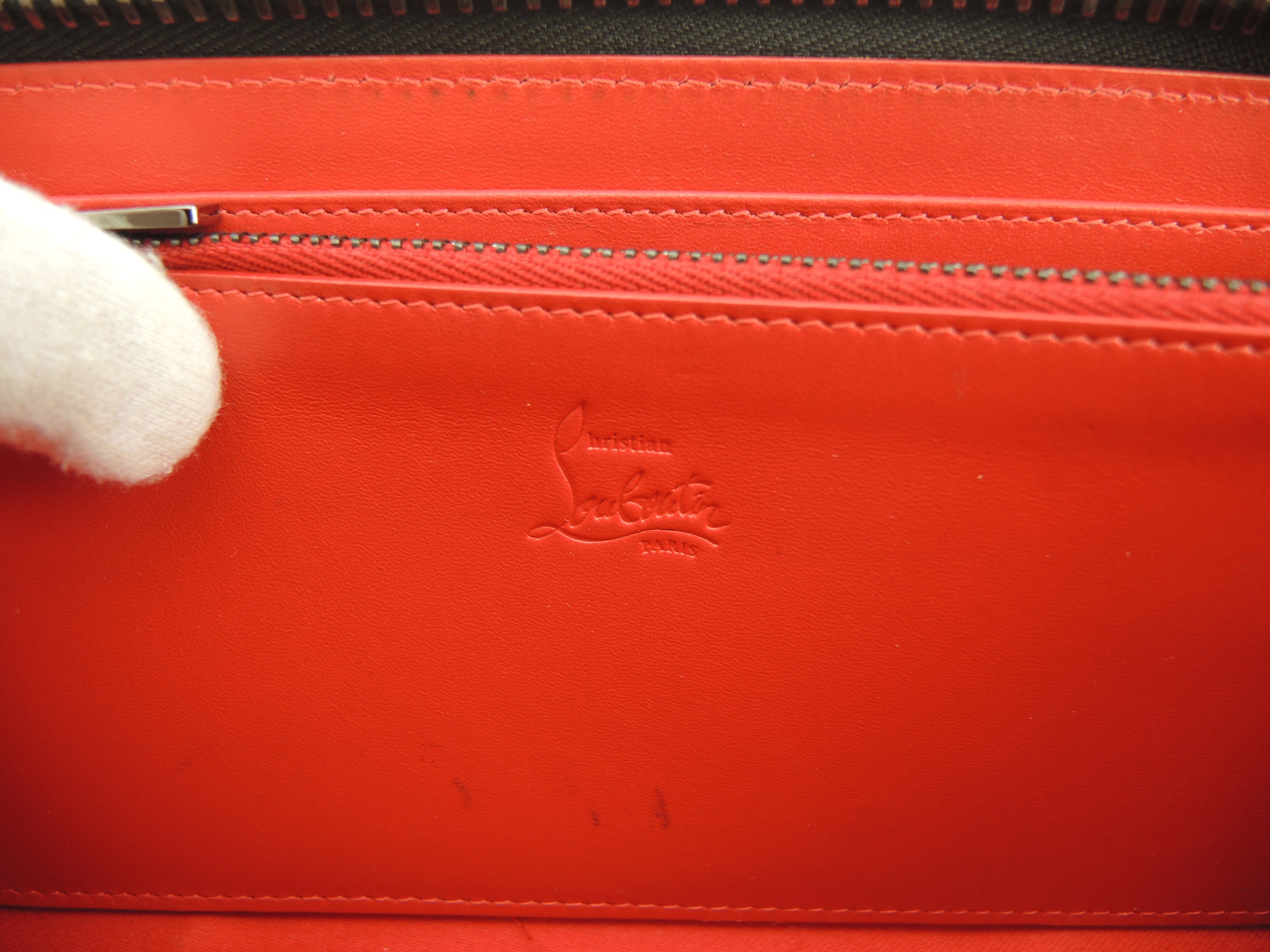 Christian Louboutin portafoglio lungo con zip e borchie, pelle grigia@ 65