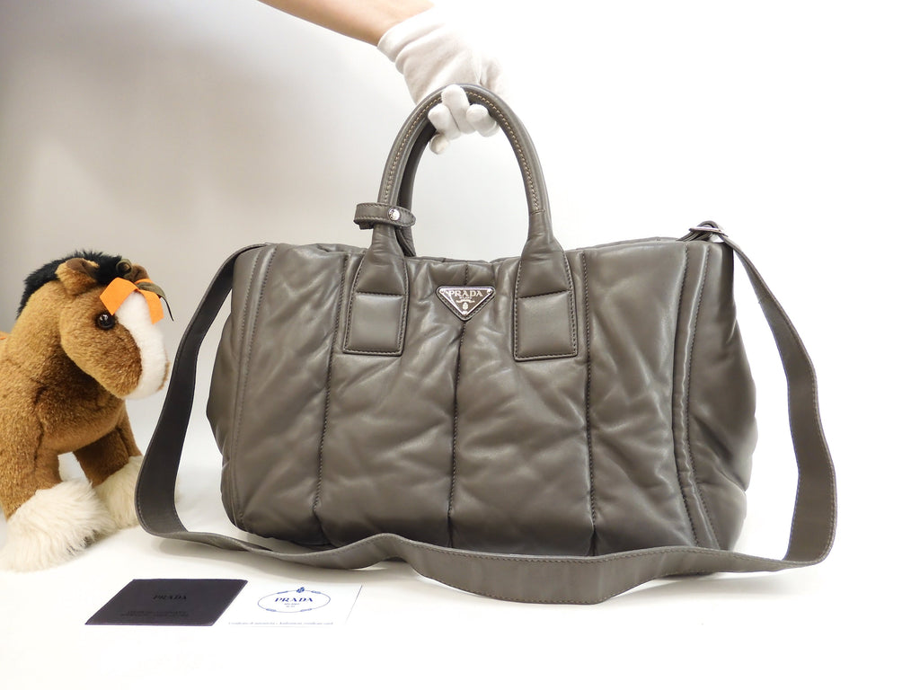 Prada Canapa GM con s Bomba in pelle di agnello grigia Borsa a mano grande con tracolla Ottime condizioni @ 11