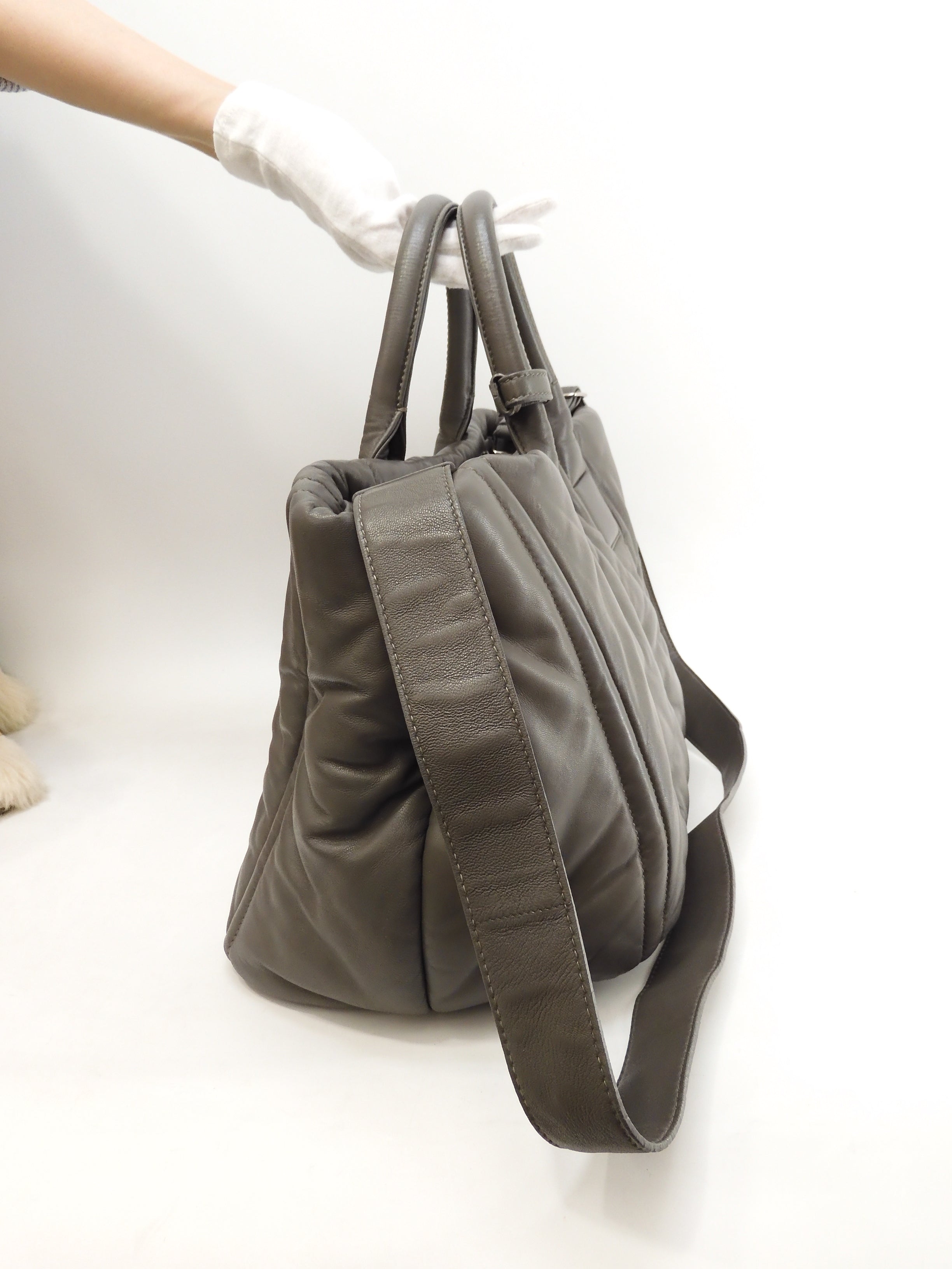 Prada Canapa GM con s Bomba in pelle di agnello grigia Borsa a mano grande con tracolla Ottime condizioni @ 11