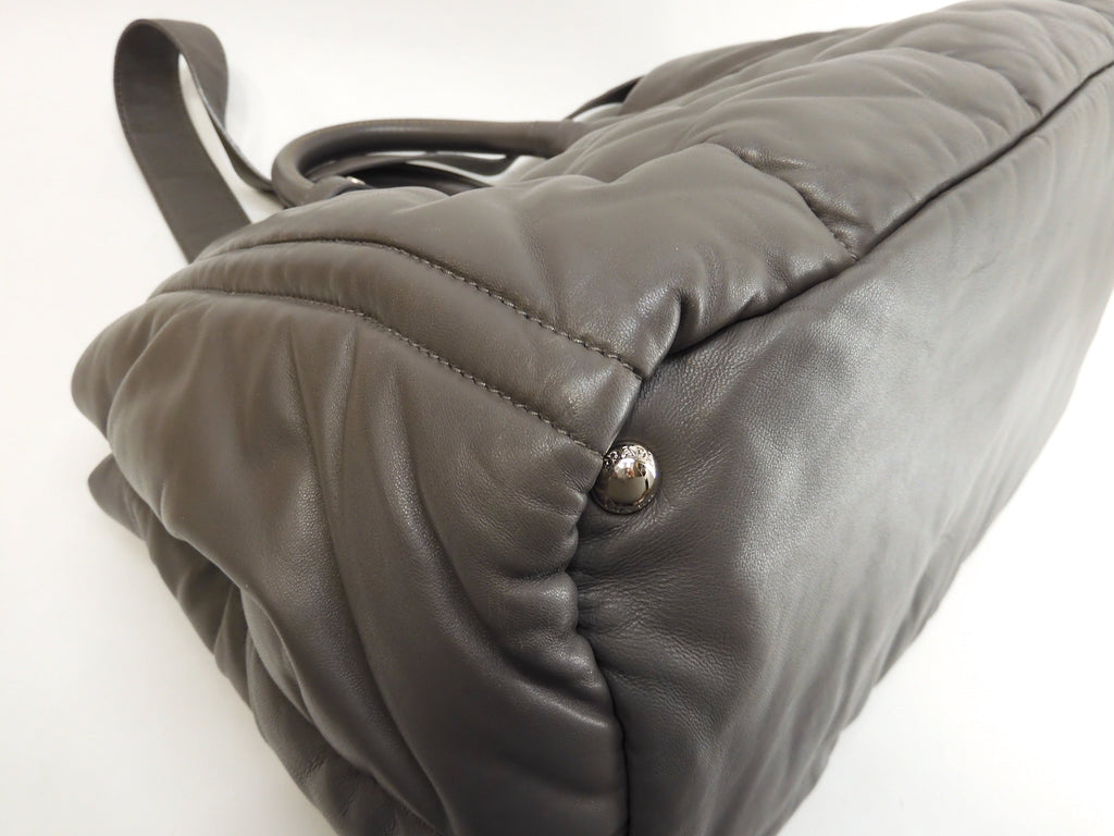 Prada Canapa GM con s Bomba in pelle di agnello grigia Borsa a mano grande con tracolla Ottime condizioni @ 11