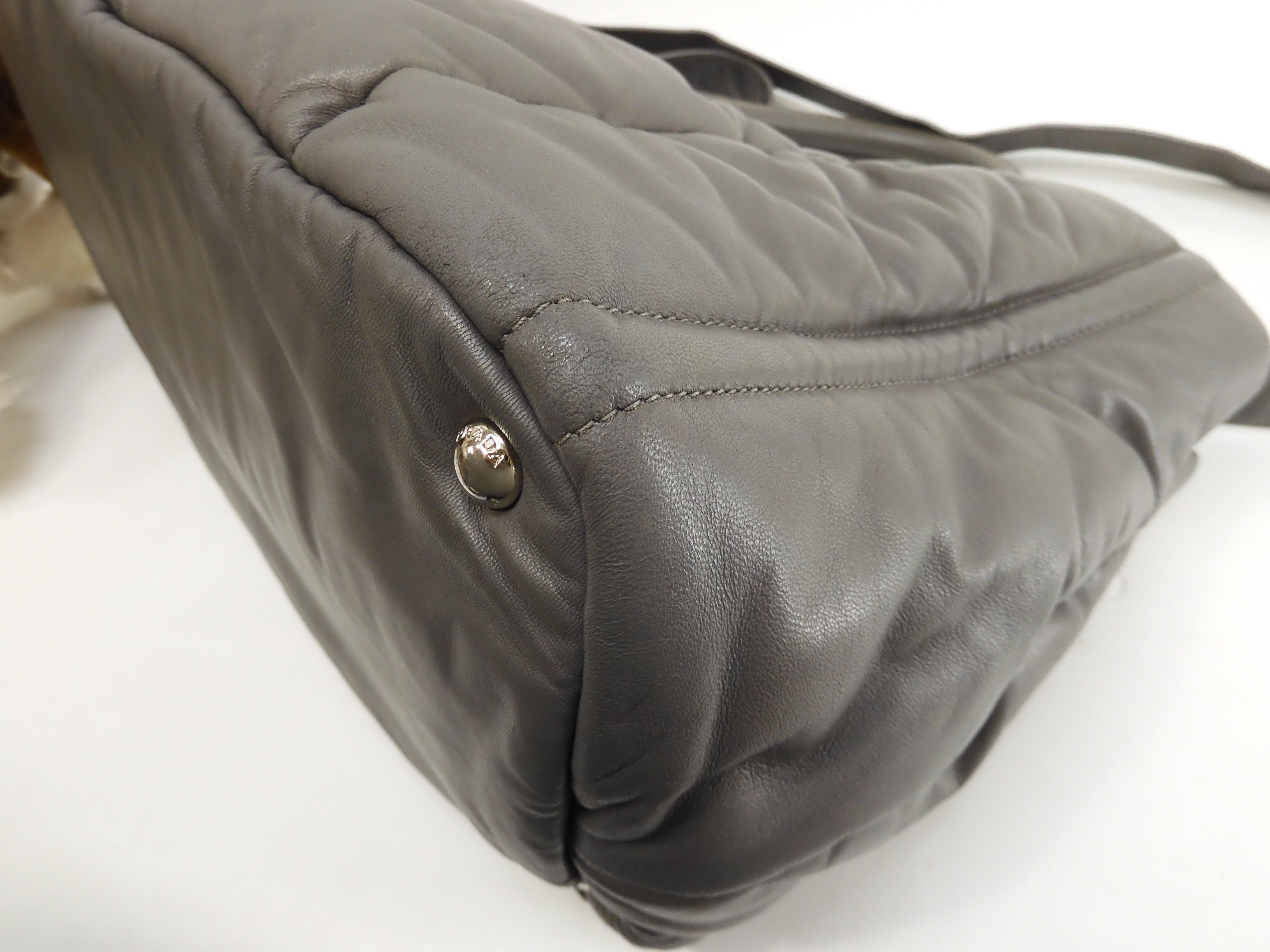 Prada Canapa GM con s Bomba in pelle di agnello grigia Borsa a mano grande con tracolla Ottime condizioni @ 11
