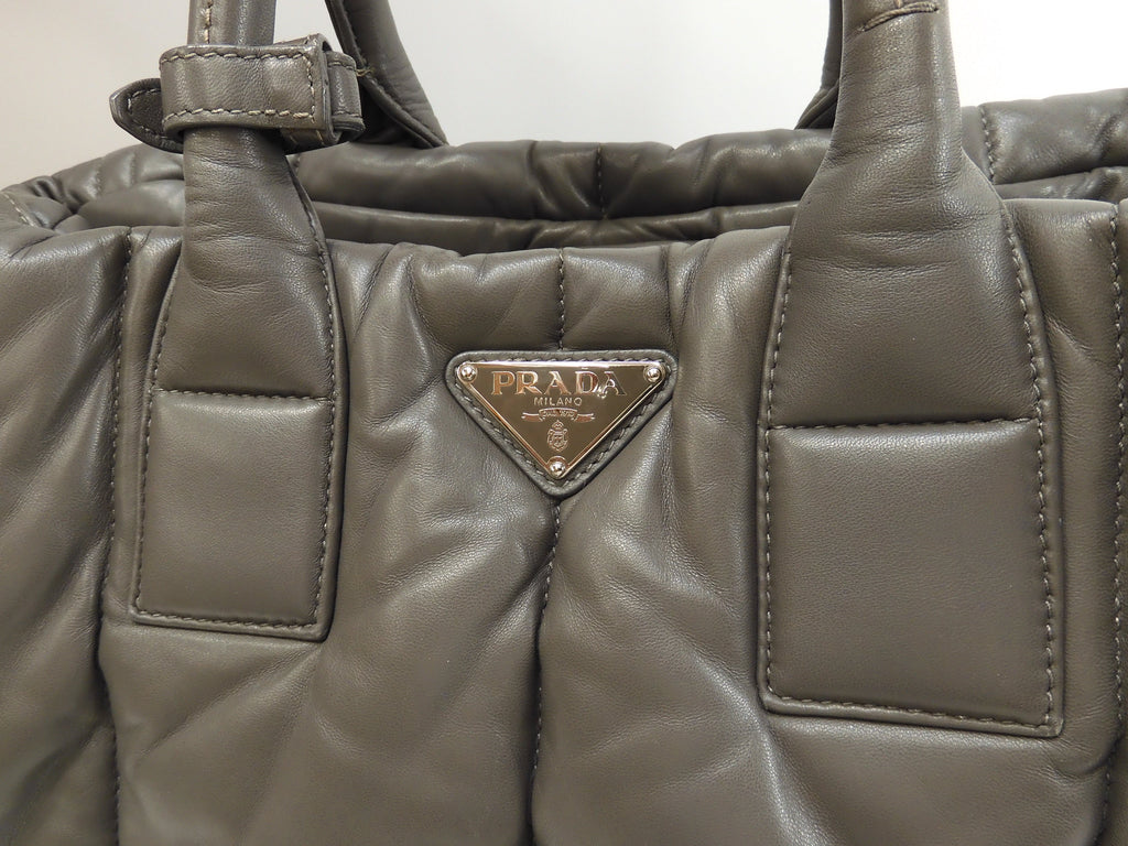 Prada Canapa GM con s Bomba in pelle di agnello grigia Borsa a mano grande con tracolla Ottime condizioni @ 11