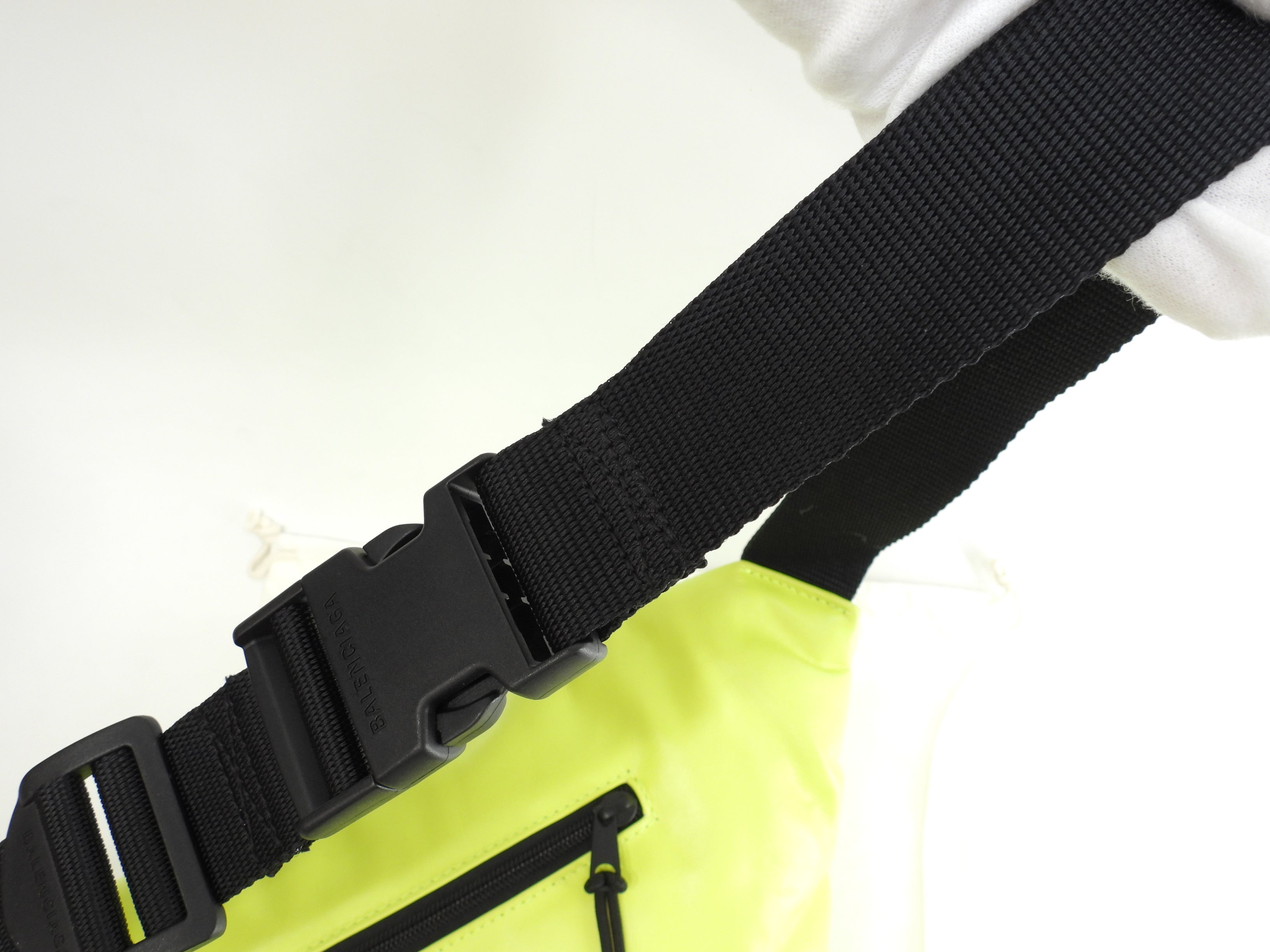Balenciaga Borsa a cintura grande Every Day in pelle fluorescente gialla, borsa a tracolla @ 39