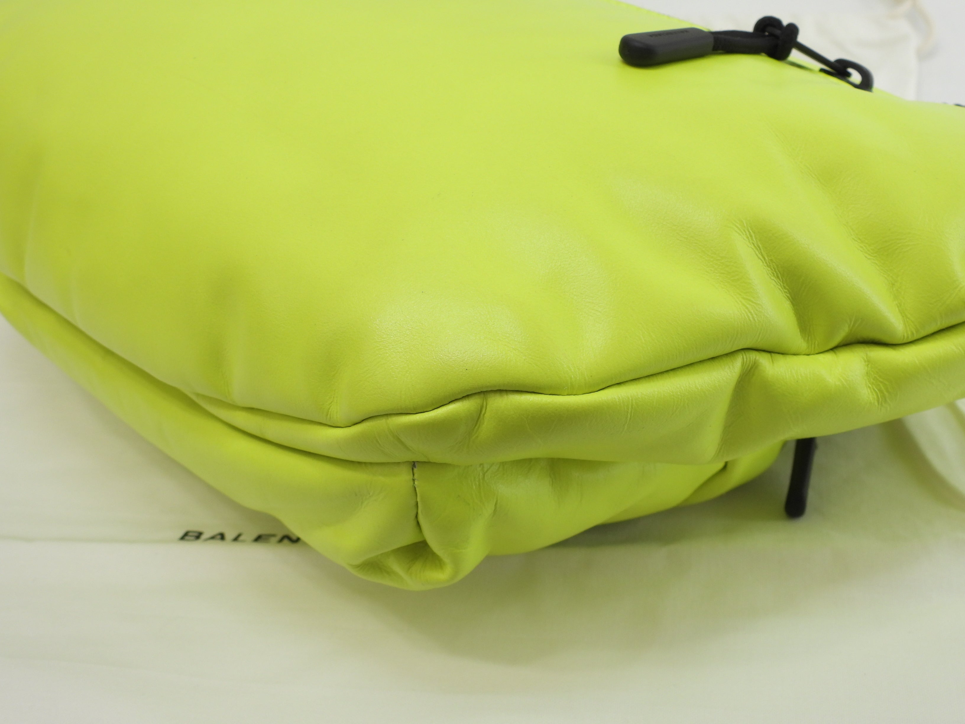 Balenciaga Borsa a cintura grande Every Day in pelle fluorescente gialla, borsa a tracolla @ 39