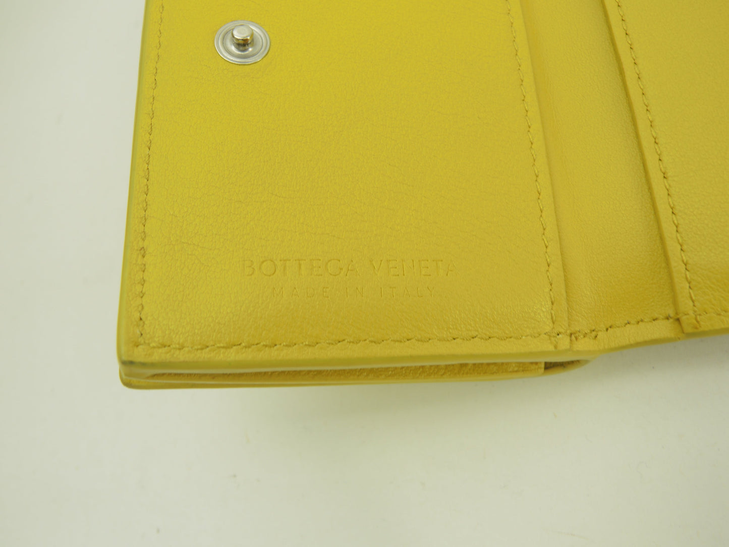 Bottega Veneta Mini Portafoglio, interno Intrecciato, Pelle Gialla, Portafoglio Compatto @P01444702Q