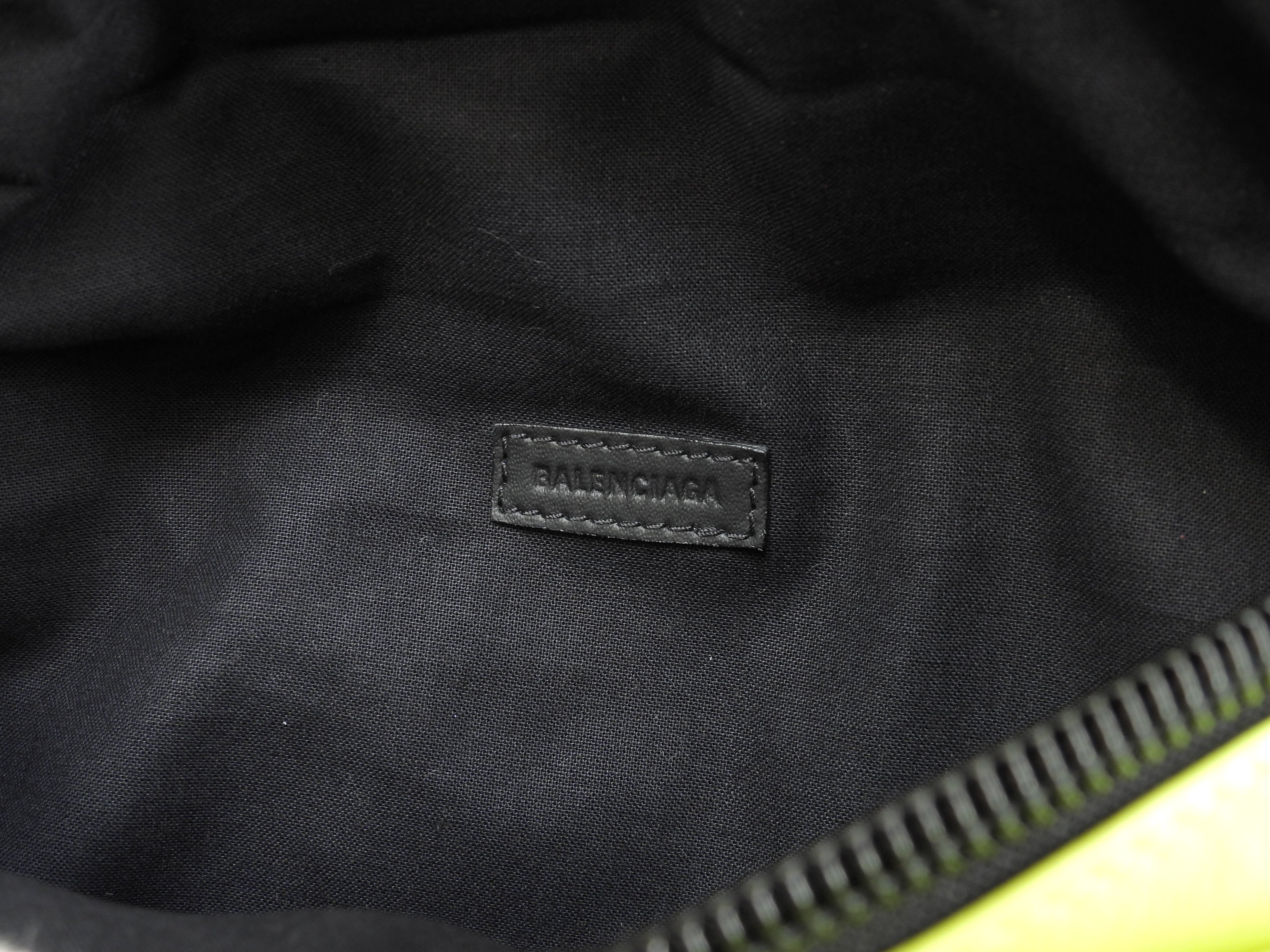 Balenciaga Borsa a cintura grande Every Day in pelle fluorescente gialla, borsa a tracolla @ 39