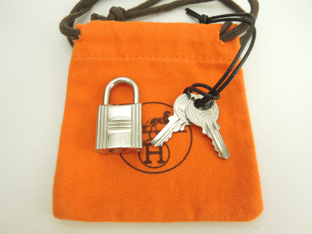 Hermès lucchetto con 2 chiavi argento brillante, padlLock, chiavi 120, charm per borsa, ottime condizioni@ 198