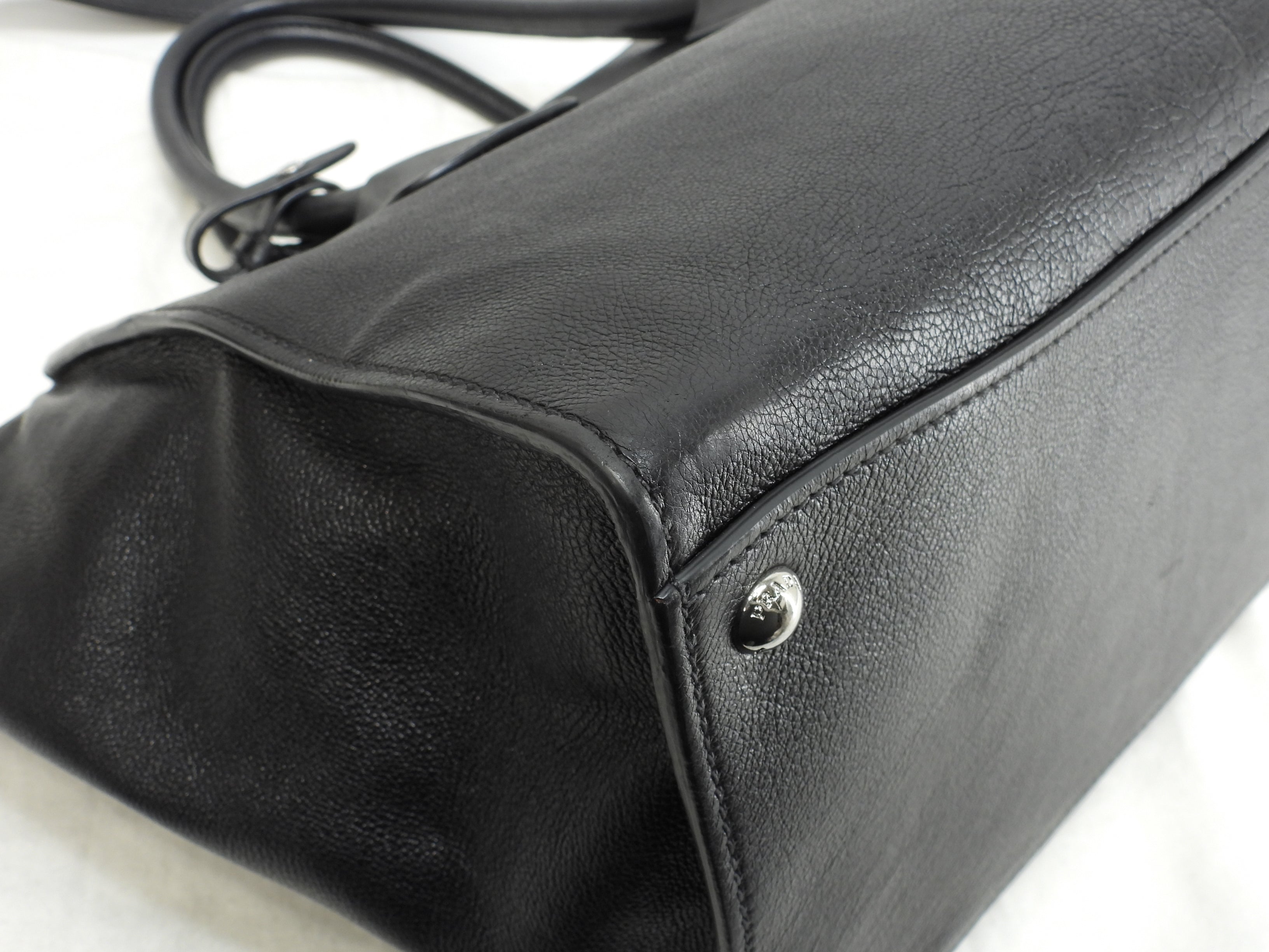 Borsa a mano Prada in pelle nera, con tracolla, tote bag, borsa a tracolla @1657/R