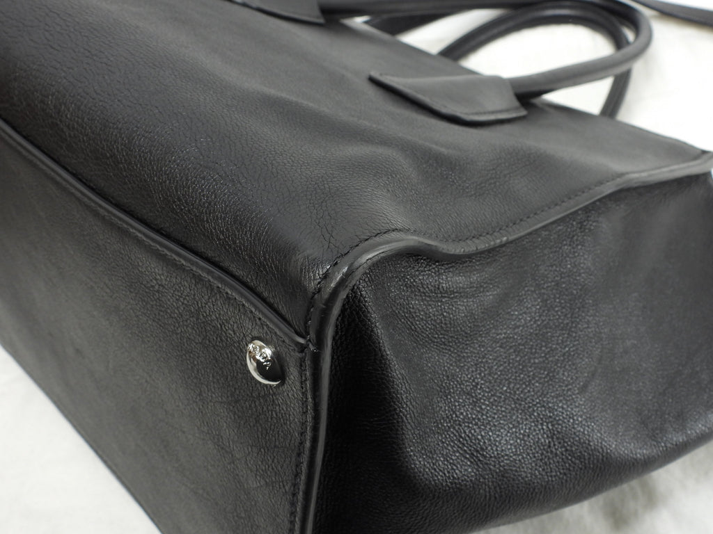 Borsa a mano Prada in pelle nera, con tracolla, tote bag, borsa a tracolla @1657/R