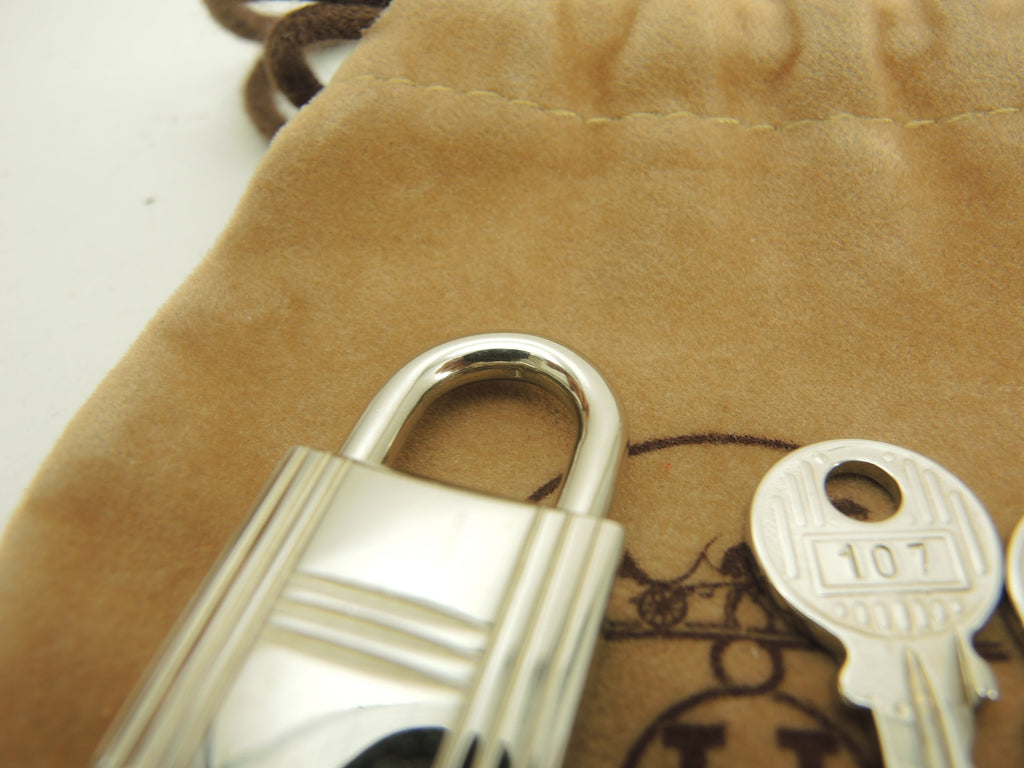 Hermes lucchetto con 2 chiavi argento brillante 107 charm borsa, ottime condizioni @ 200