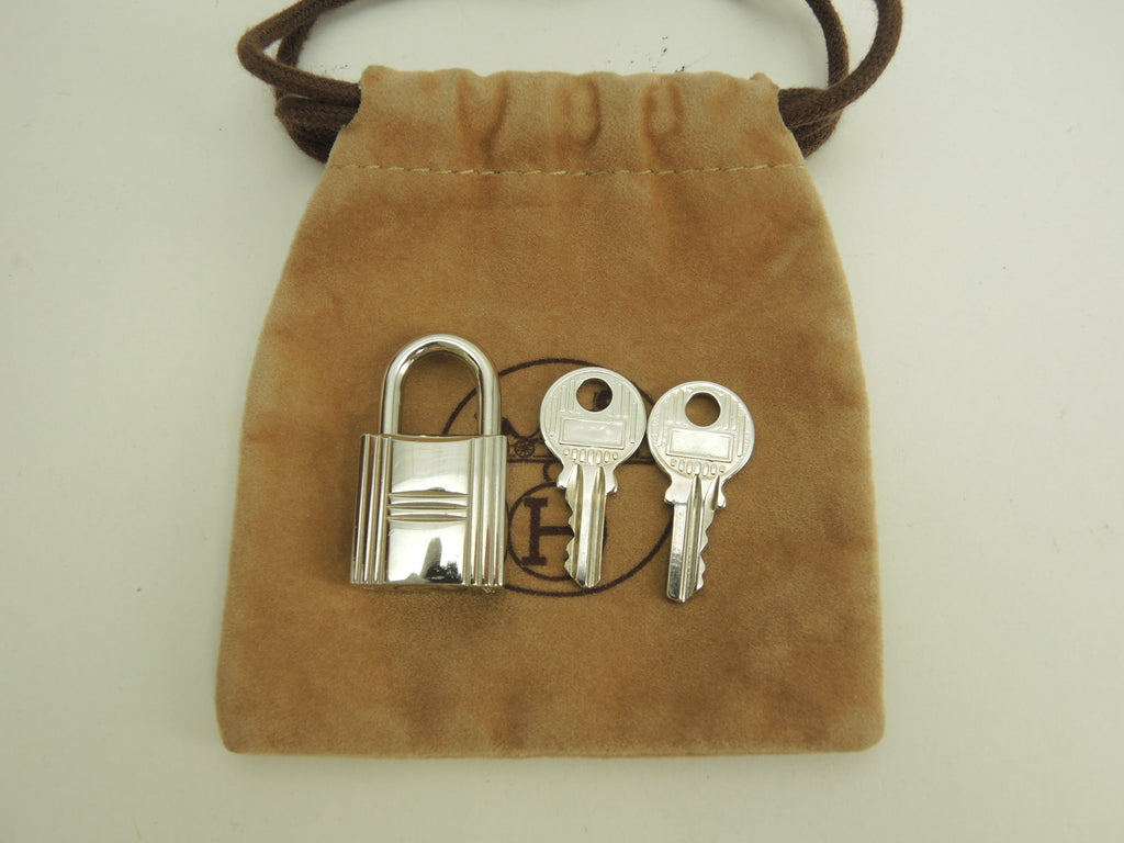 Hermes lucchetto con 2 chiavi argento brillante 107 charm borsa, ottime condizioni @ 200