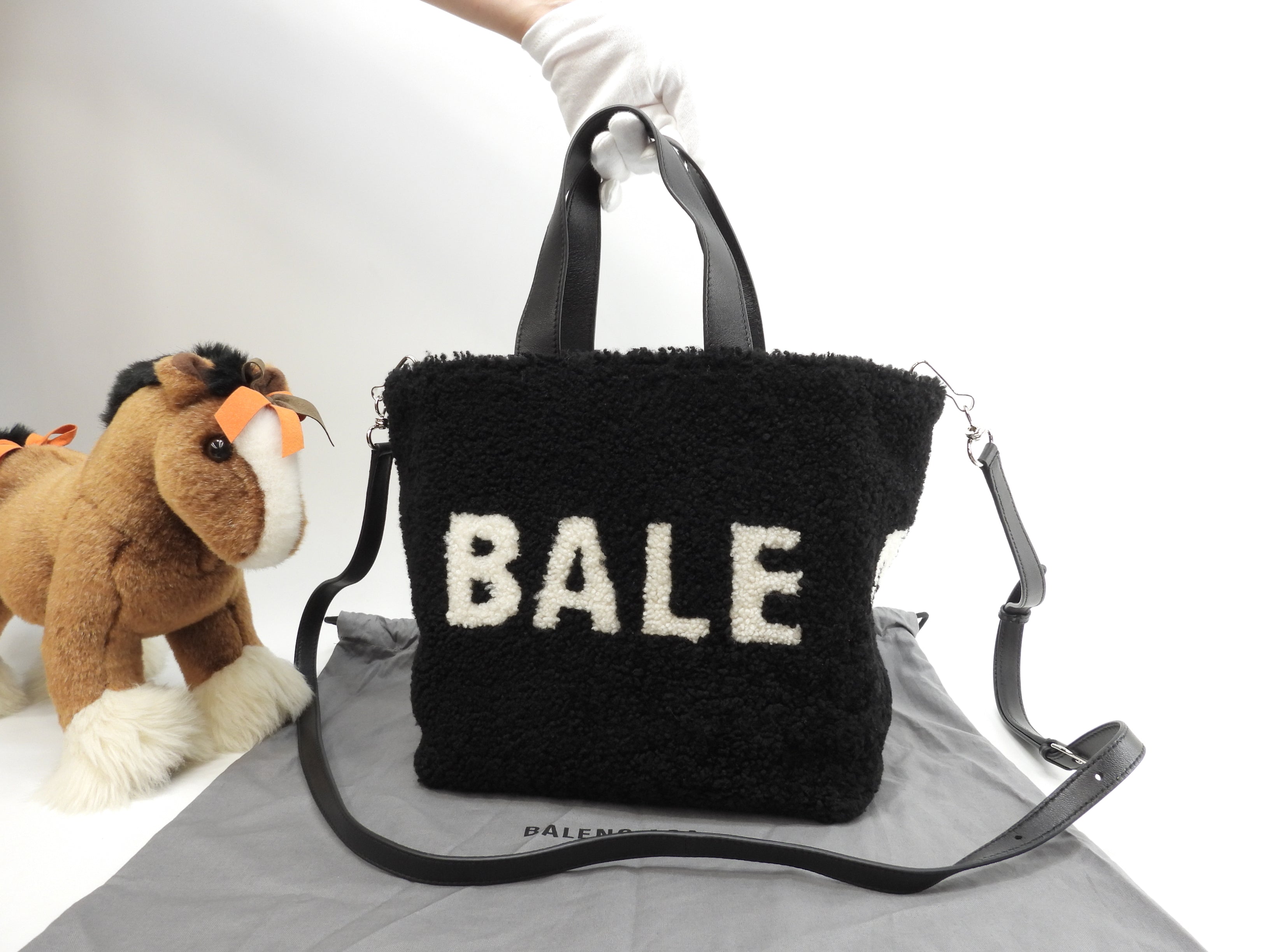 Borsa a mano Balenciaga Everyday tote in pelle di montone, bianca e nera, con tracolla, come nuova @ 30