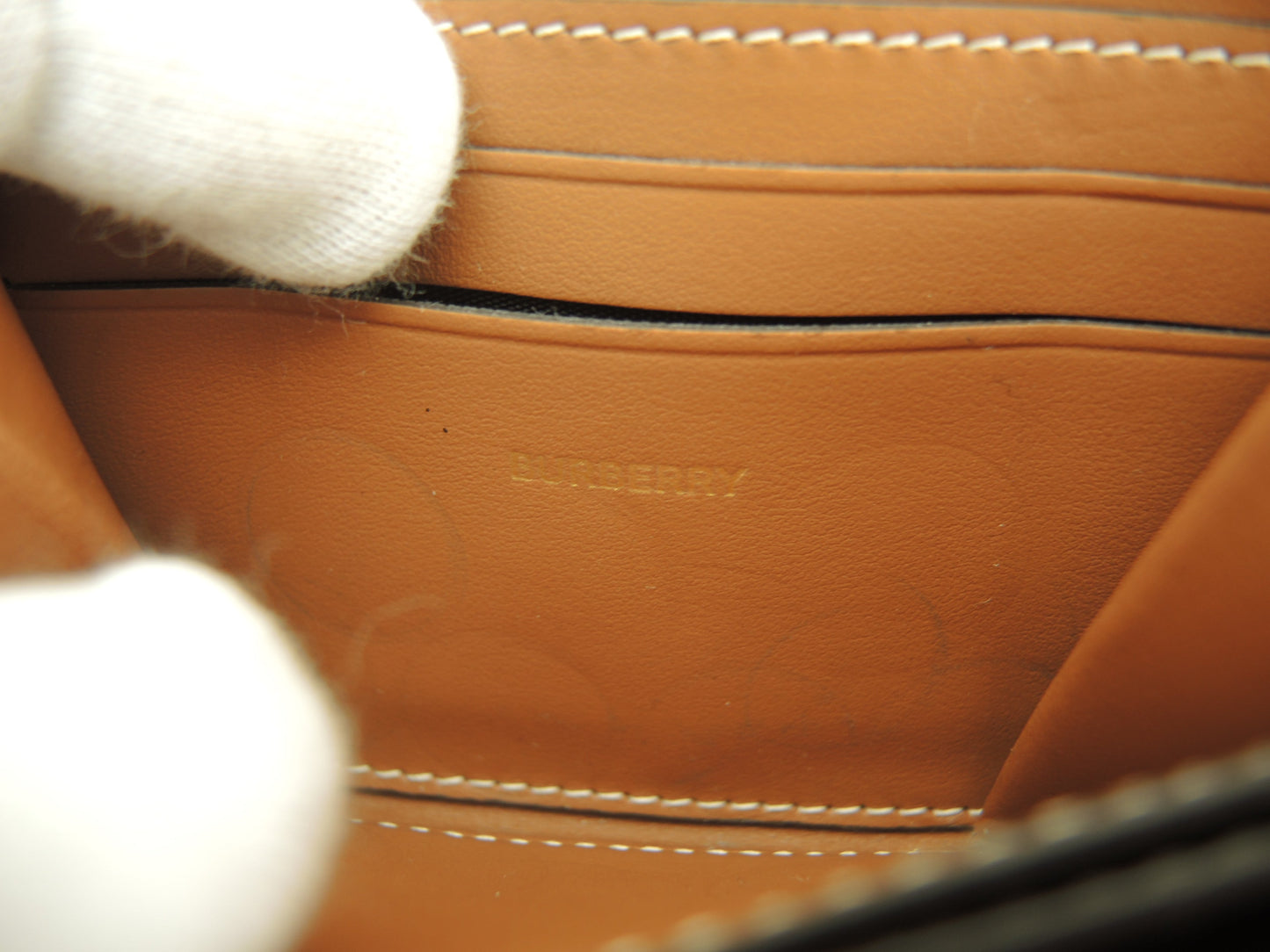 Burberry portafoglio piccolo con cerniera a quadri beige, portafoglio con cerniera perimetrale, ottime condizioni@ 4