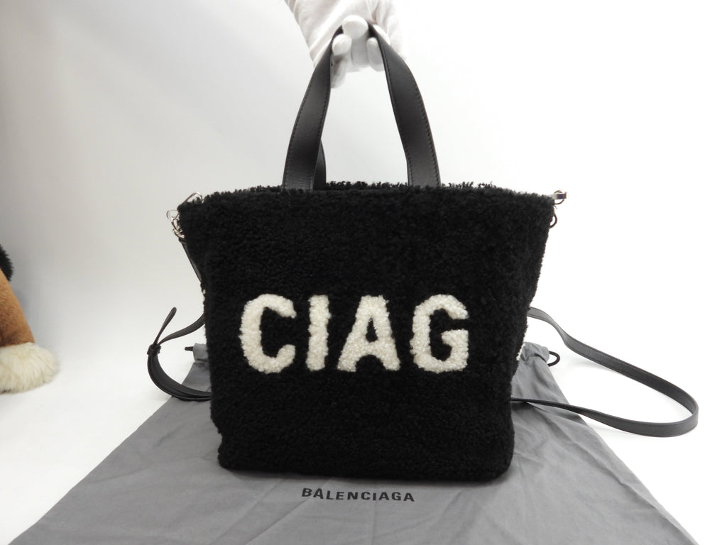 Borsa a mano Balenciaga Everyday tote in pelle di montone, bianca e nera, con tracolla, come nuova @ 30