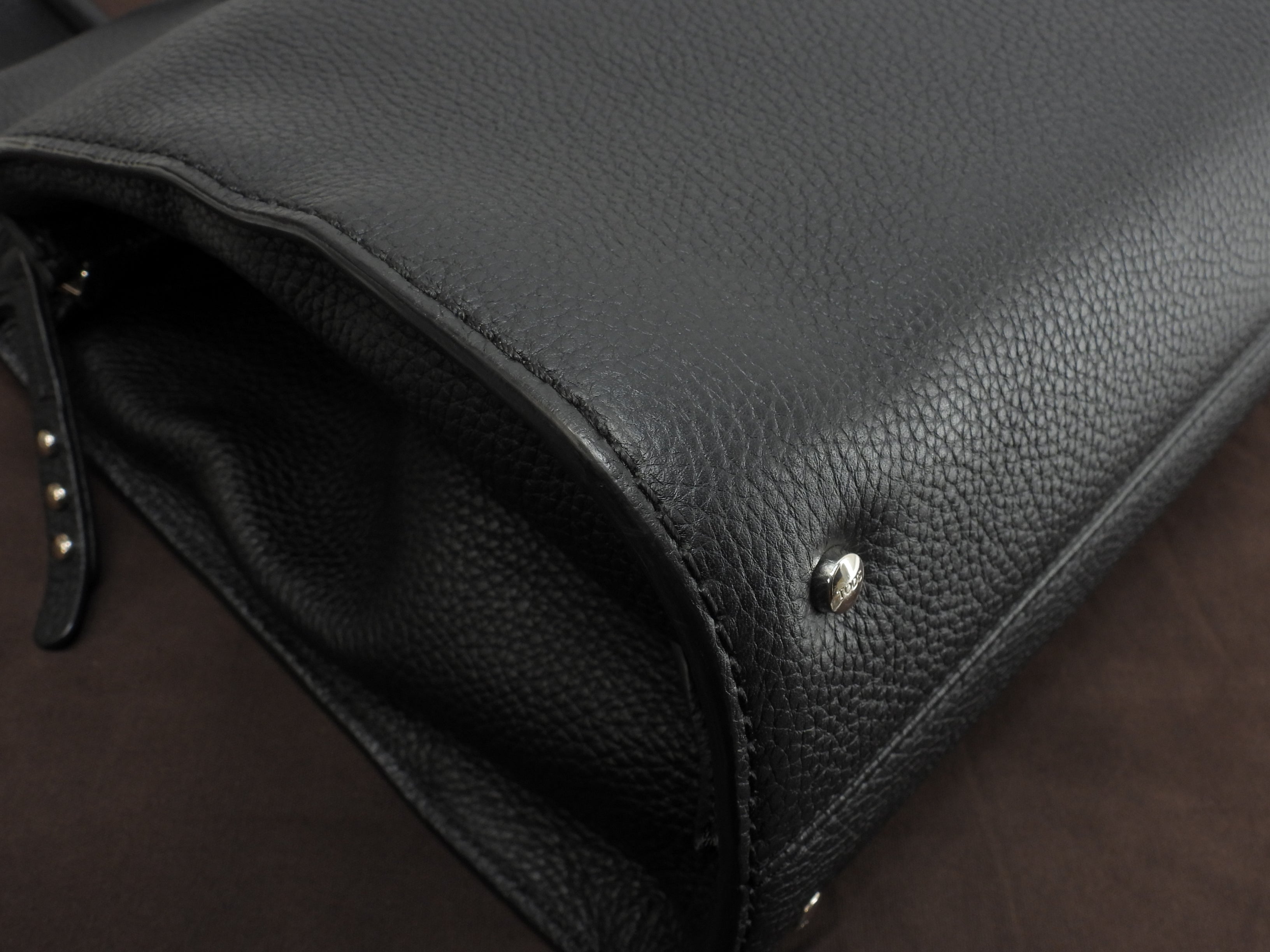Tods borsa tote media in pelle stampata nera, borsa a tracolla e a mano, come nuova@ 96