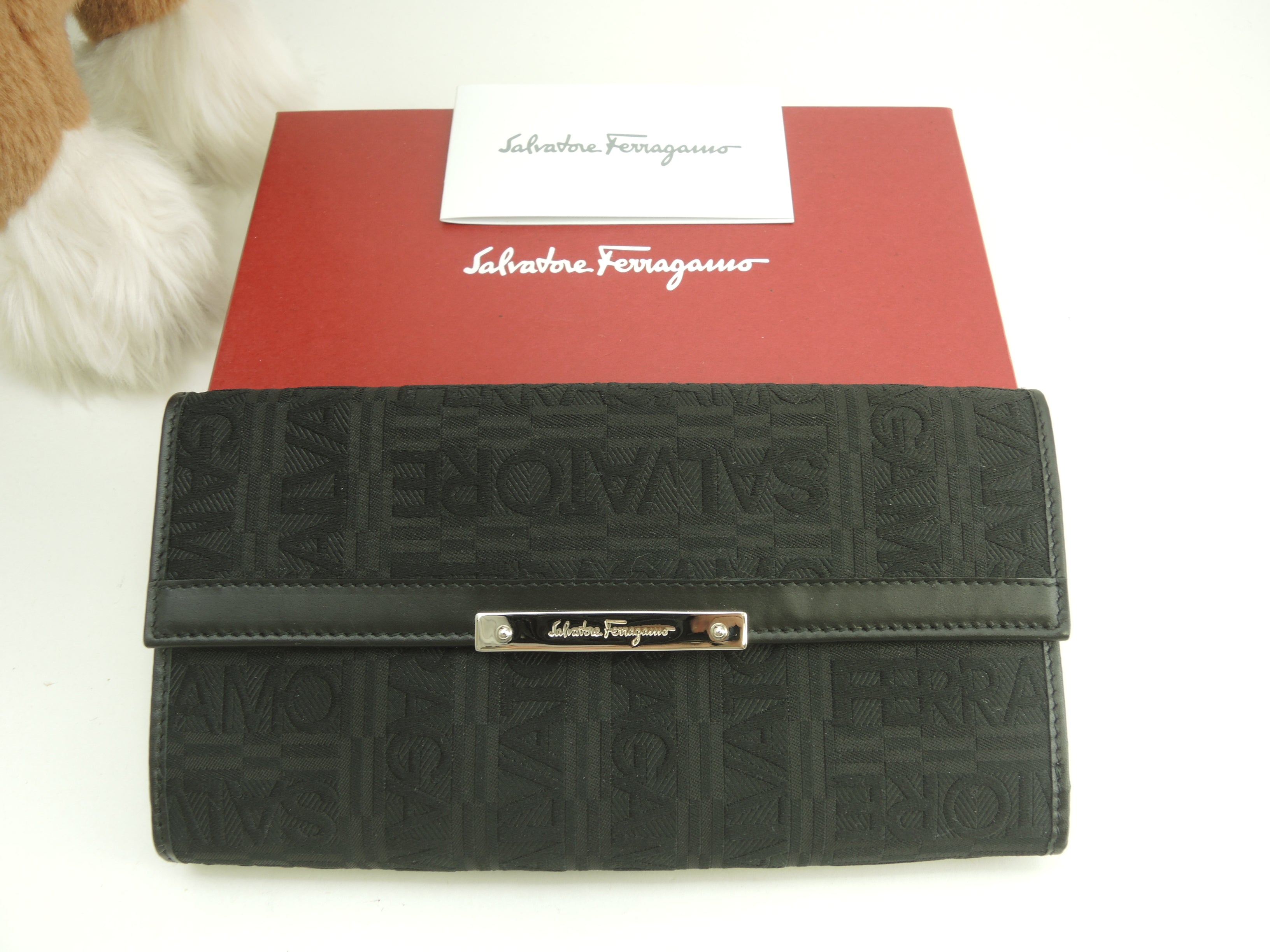 Salvatore Ferragamo Portafoglio lungo a due bottoni in cotone/pelle nera, come nuovo @JV-228249