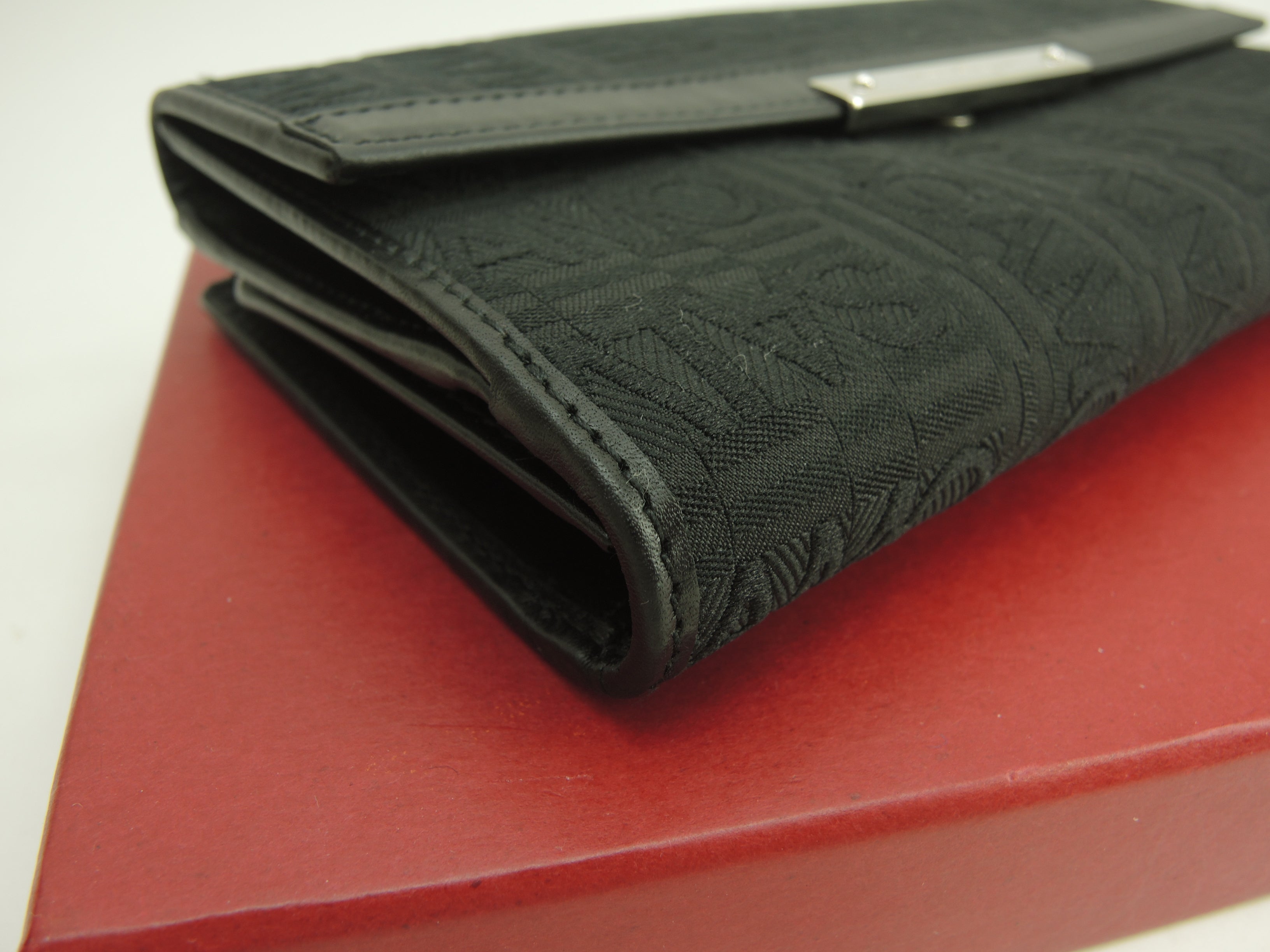 Salvatore Ferragamo Portafoglio lungo a due bottoni in cotone/pelle nera, come nuovo @JV-228249