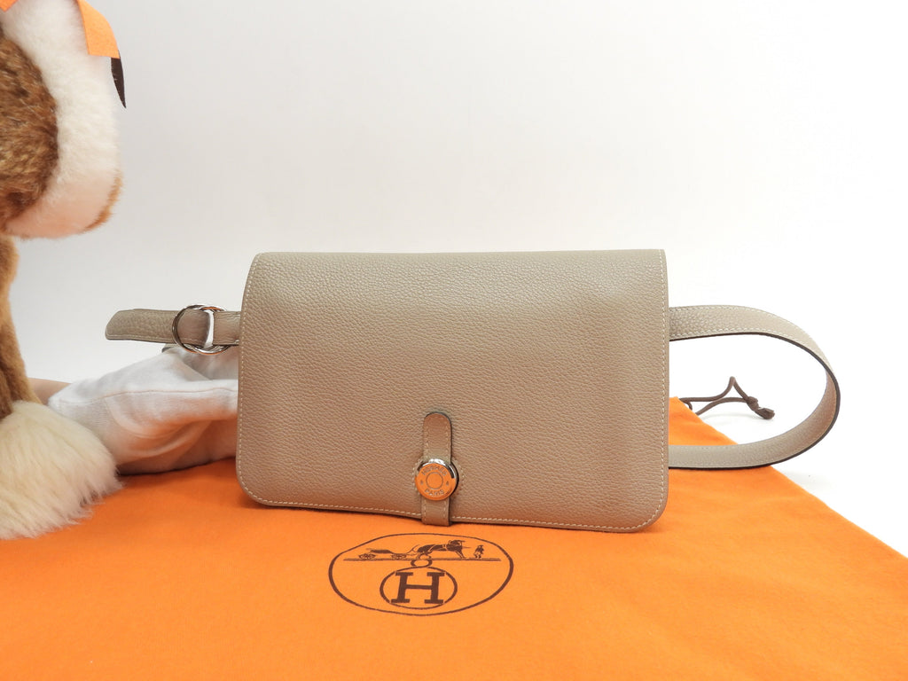 Hermès Dogon marsupio in pelle Taurillon Clémence color Tortora con cintura@□F