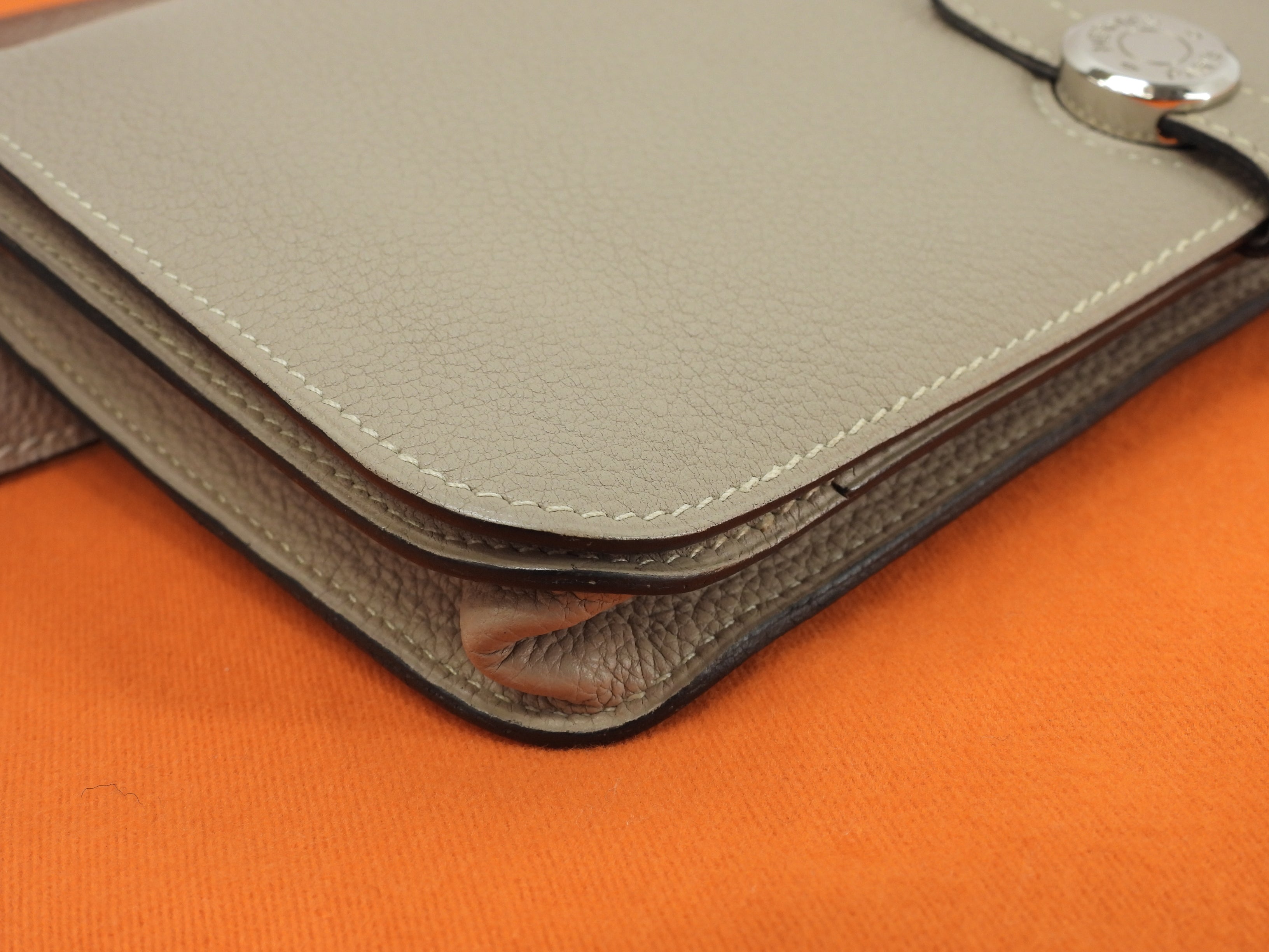 Hermès Dogon marsupio in pelle Taurillon Clémence color Tortora con cintura@□F