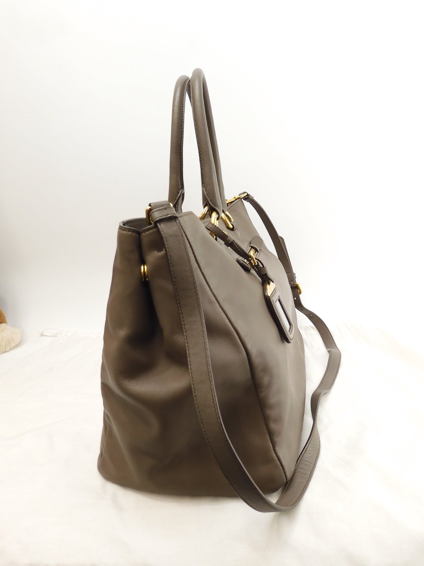 Prada borsa a mano da uomo in pelle grigia con tracolla, tote bag@85M