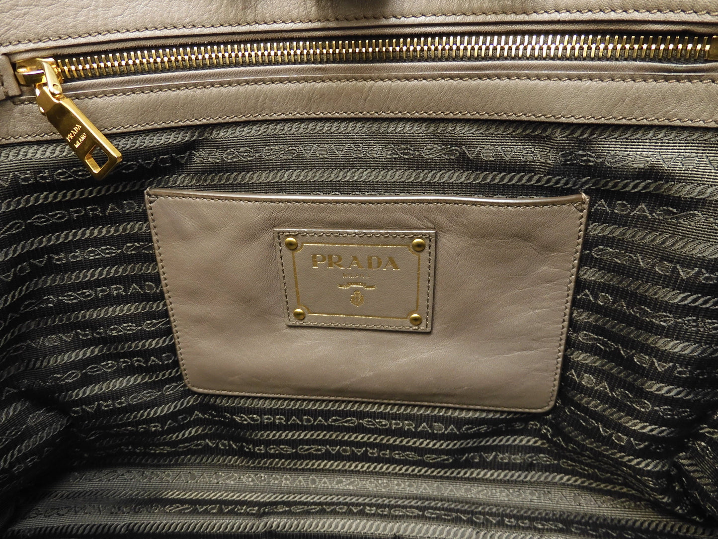 Prada borsa a mano da uomo in pelle grigia con tracolla, tote bag@85M