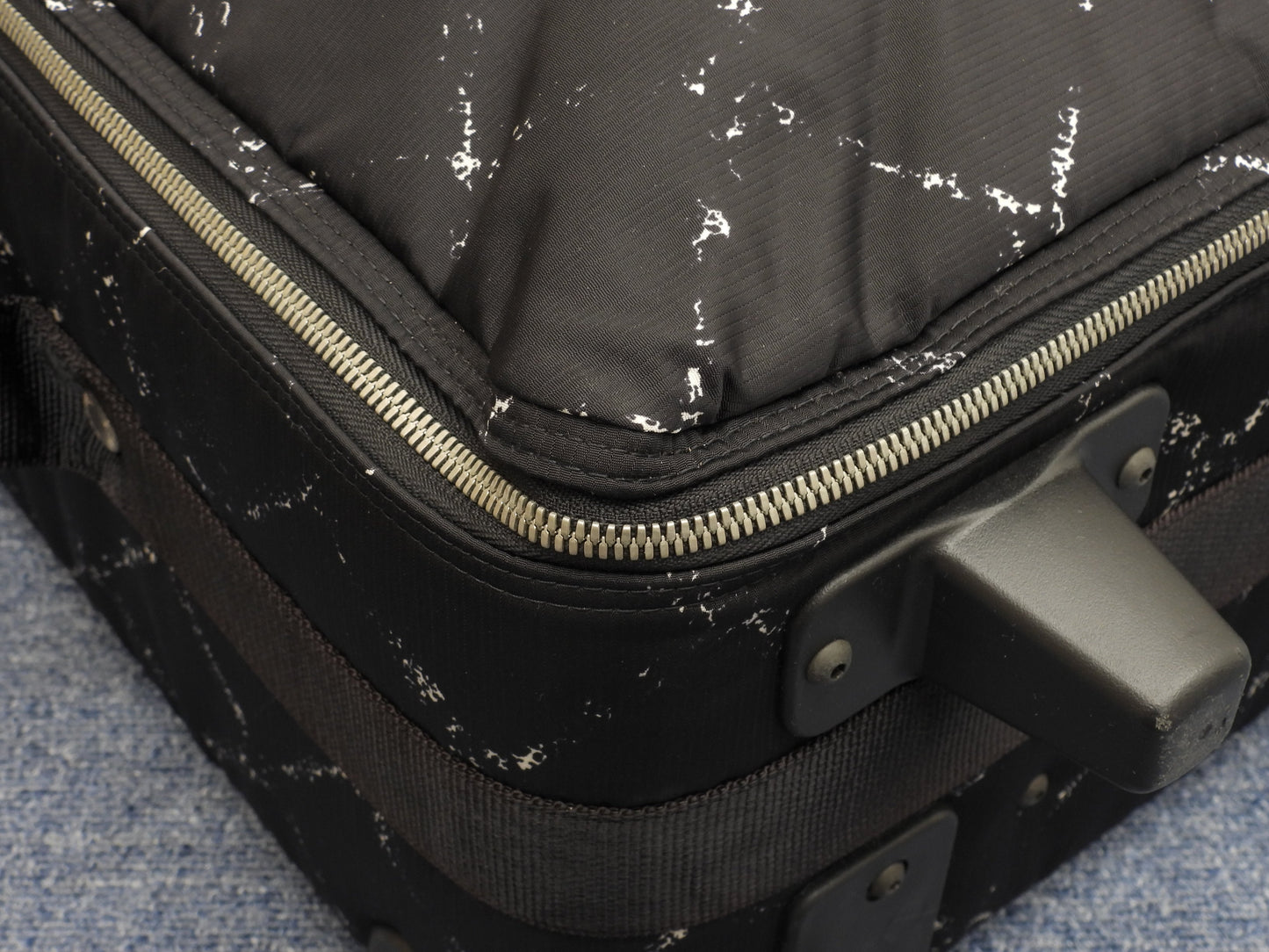 Chanel Carry-on da viaggio Travel Line vecchia, bianco e nero, trolley due ruote, ottime condizioni @5936719