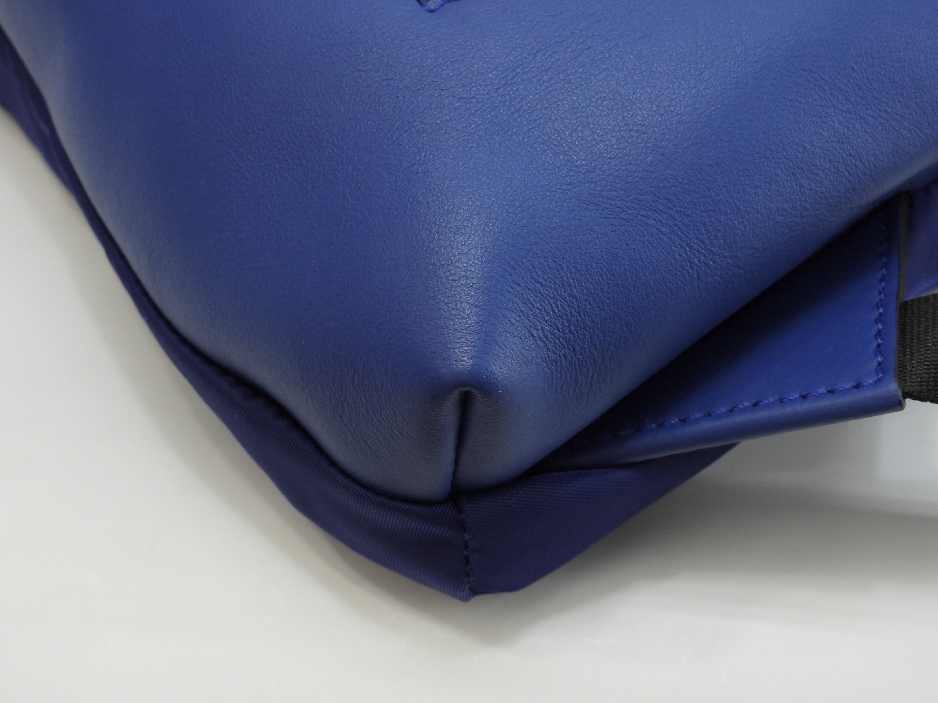 Fendi Sling Zaino "Vocabulary" in nylon blu Borsa a tracolla come nuova @ 1