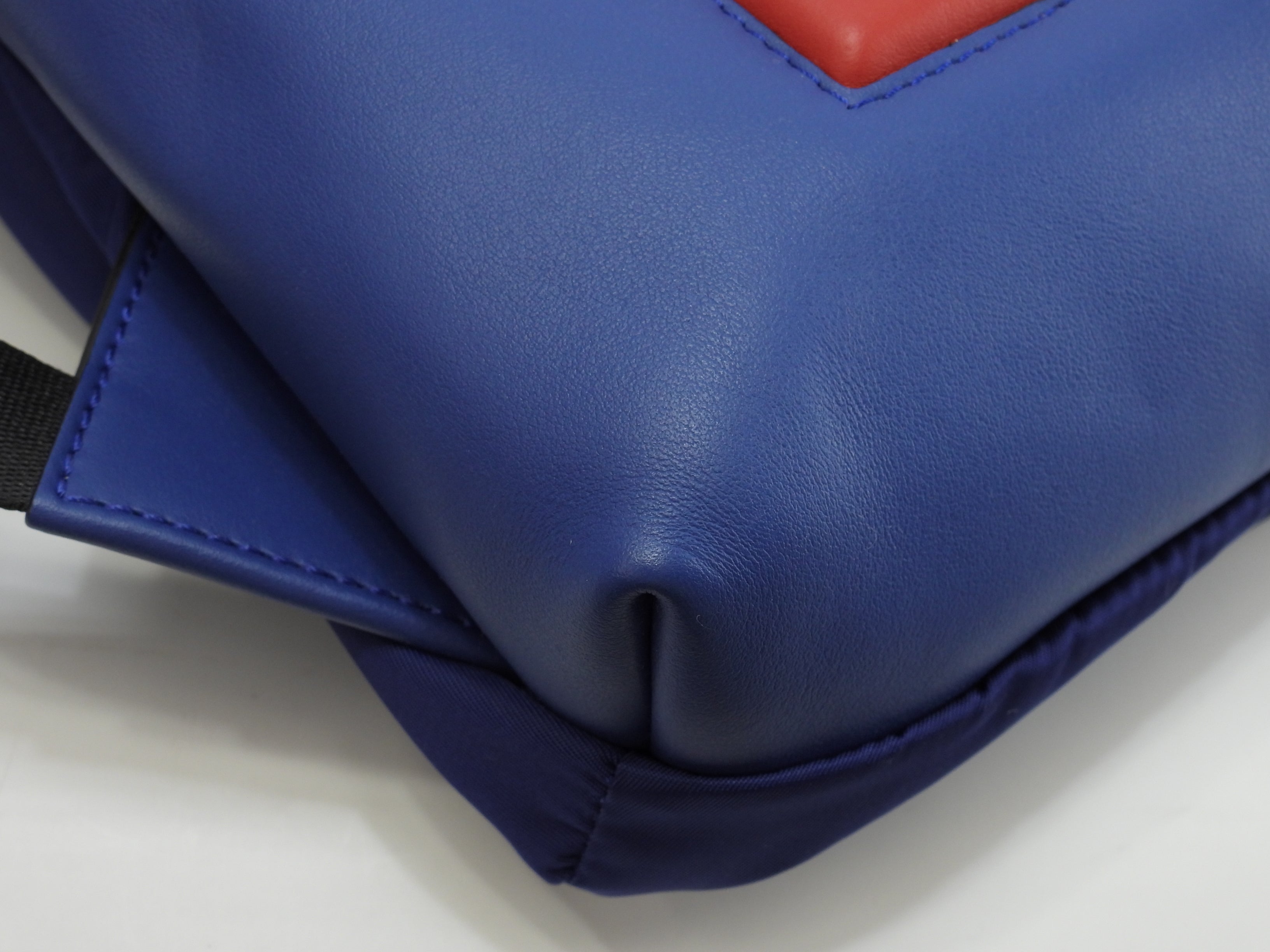 Fendi Sling Zaino "Vocabulary" in nylon blu Borsa a tracolla come nuova @ 1