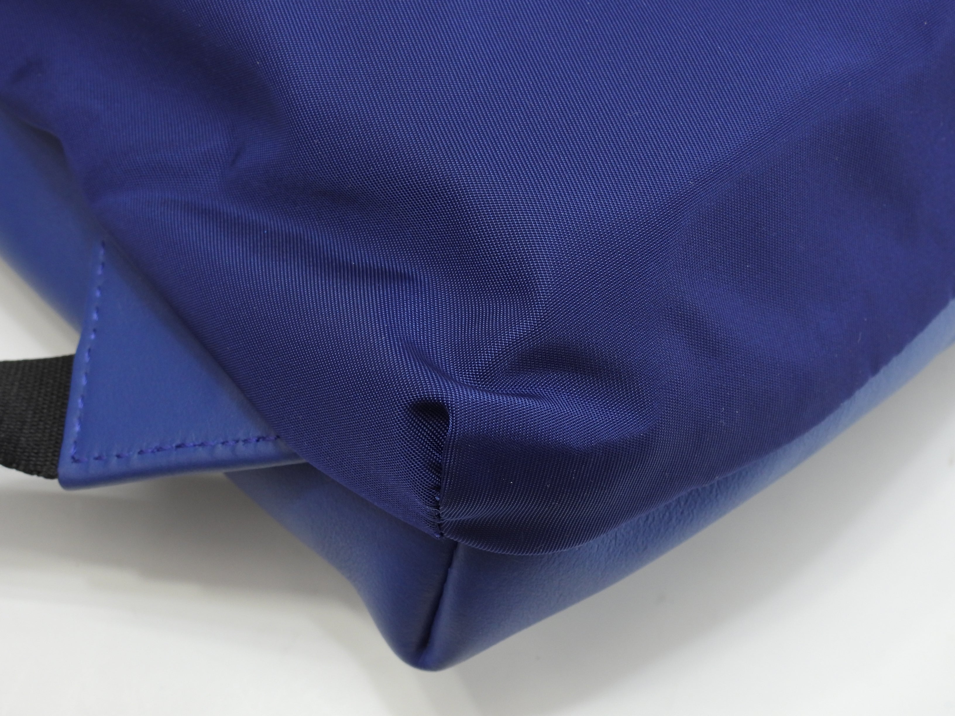 Fendi Sling Zaino "Vocabulary" in nylon blu Borsa a tracolla come nuova @ 1