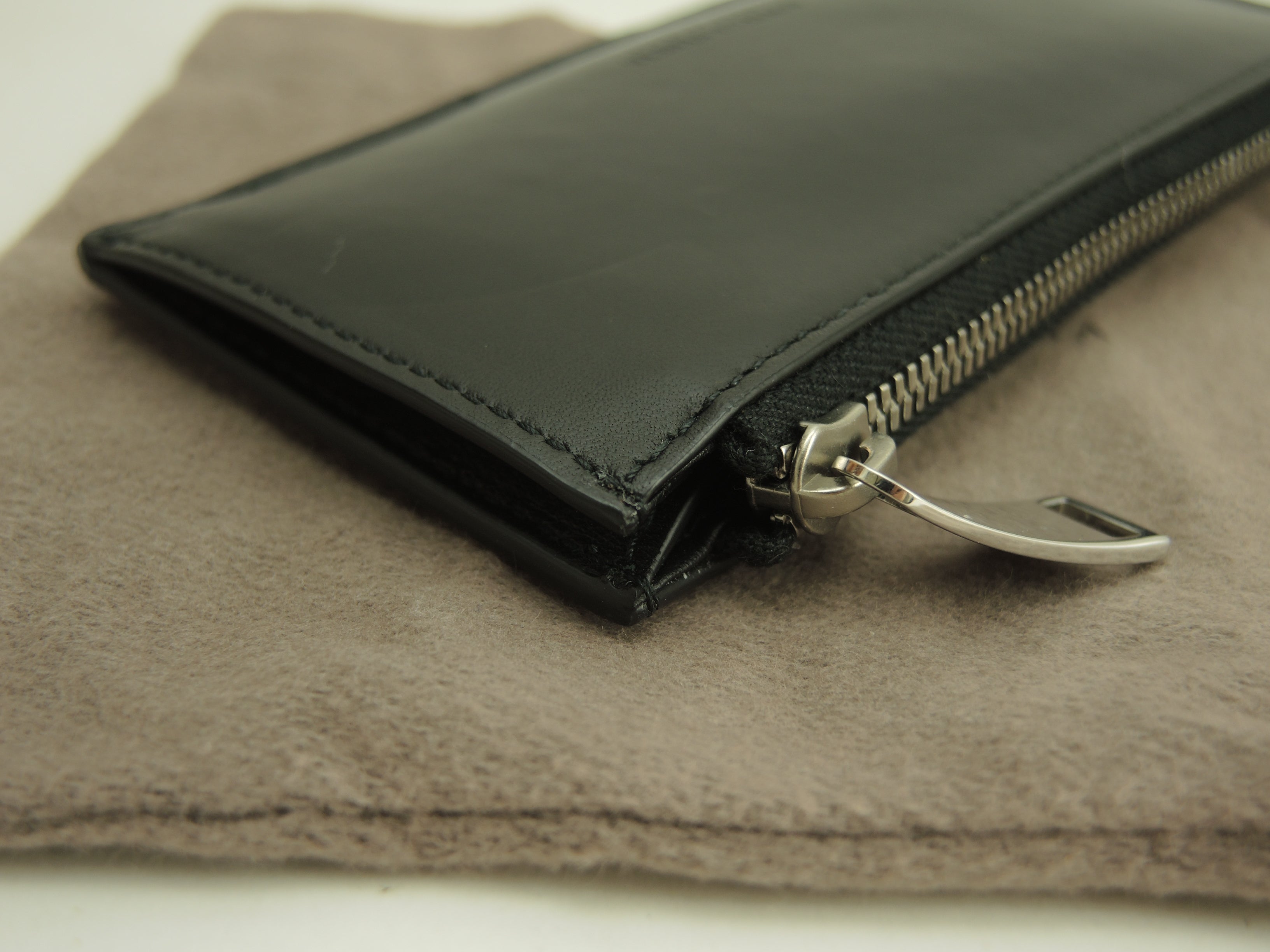 Bottega Veneta, portamonete con scomparti per carte di credito, in pelle, nero/marrone, usato ma in ottime condizioni @S02082027G